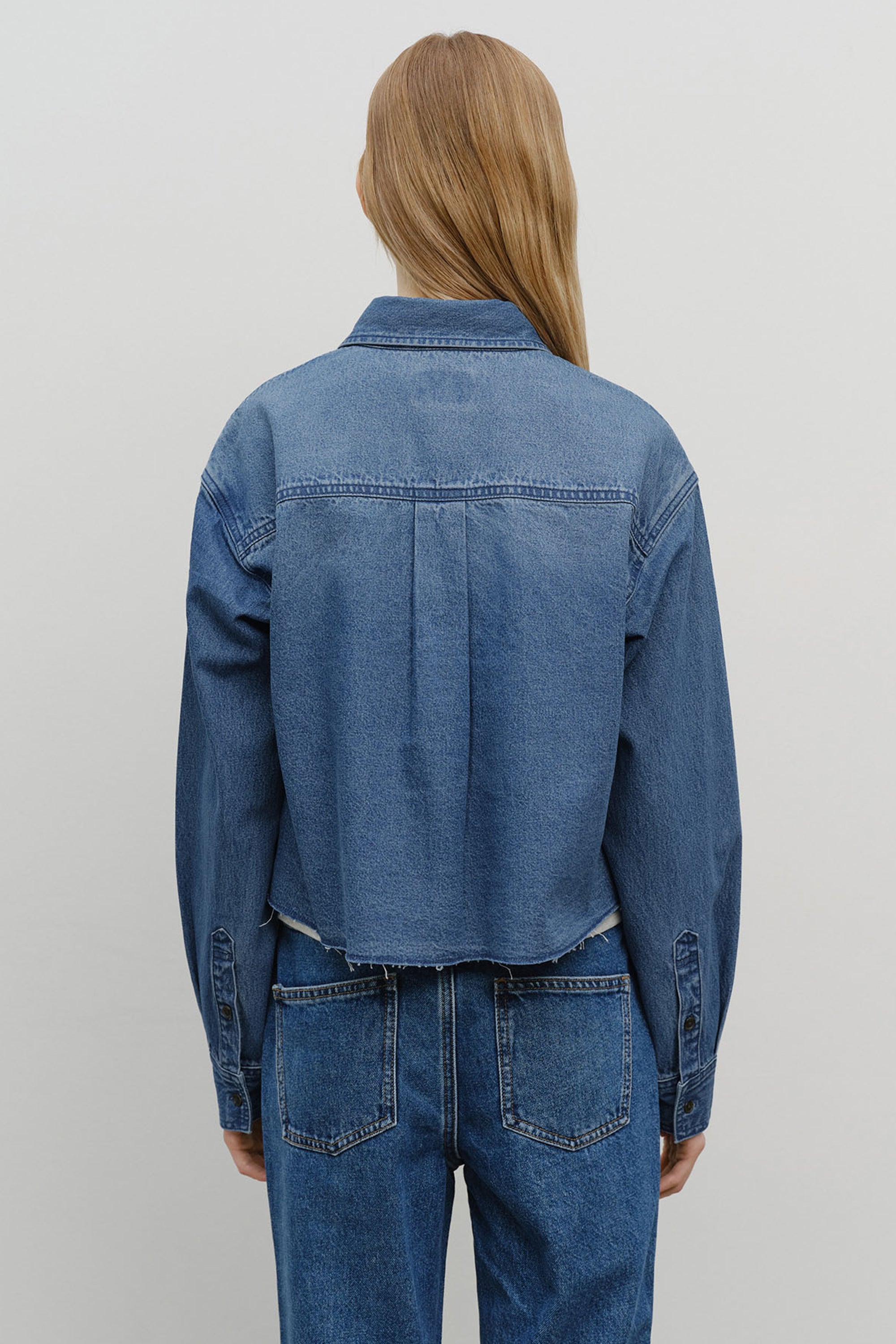 W Heritage Letter Logo Denim Crop Shirt Blue