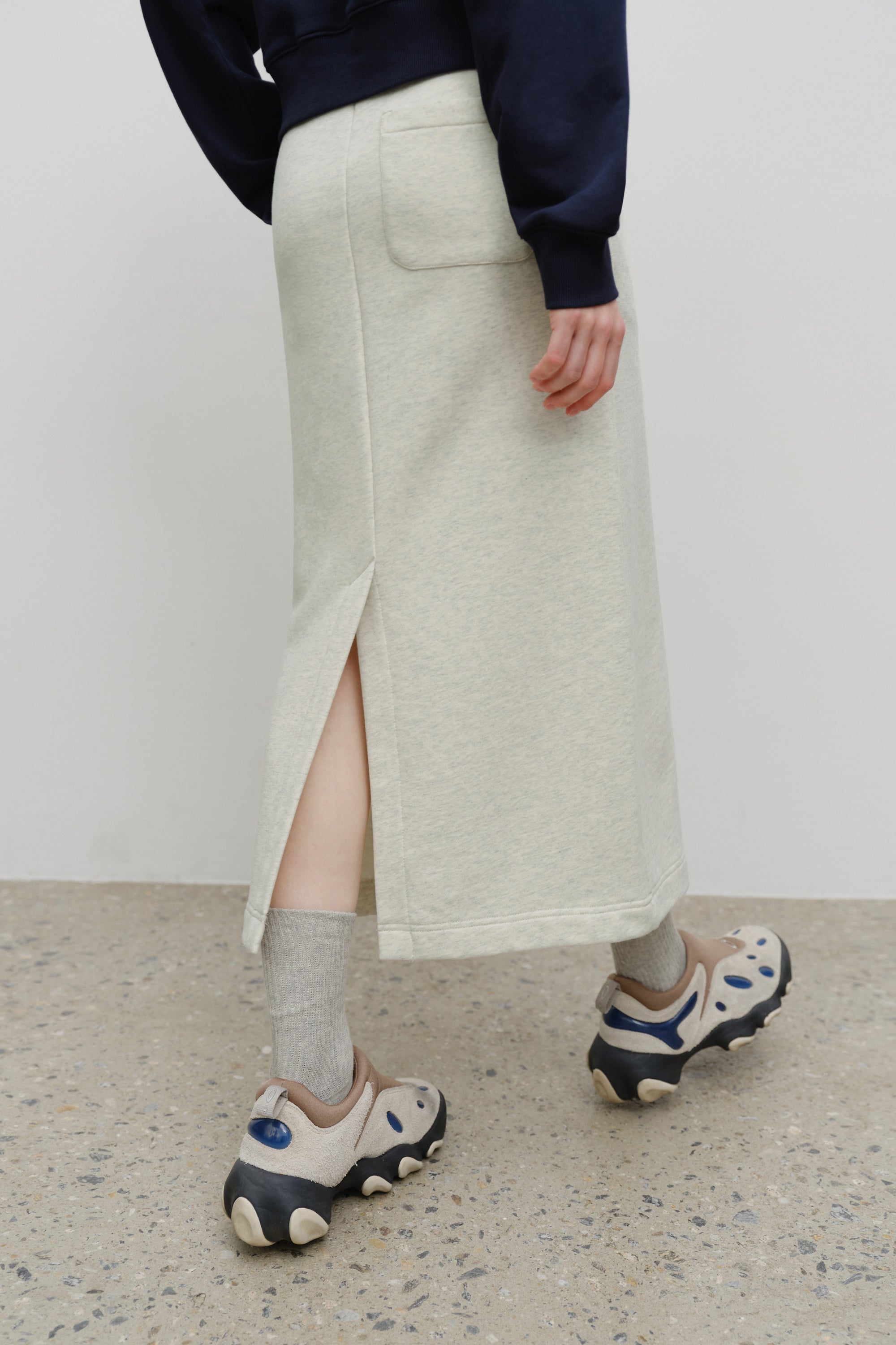 W Embroidery Classic Logo Sweat Skirt Oatmeal