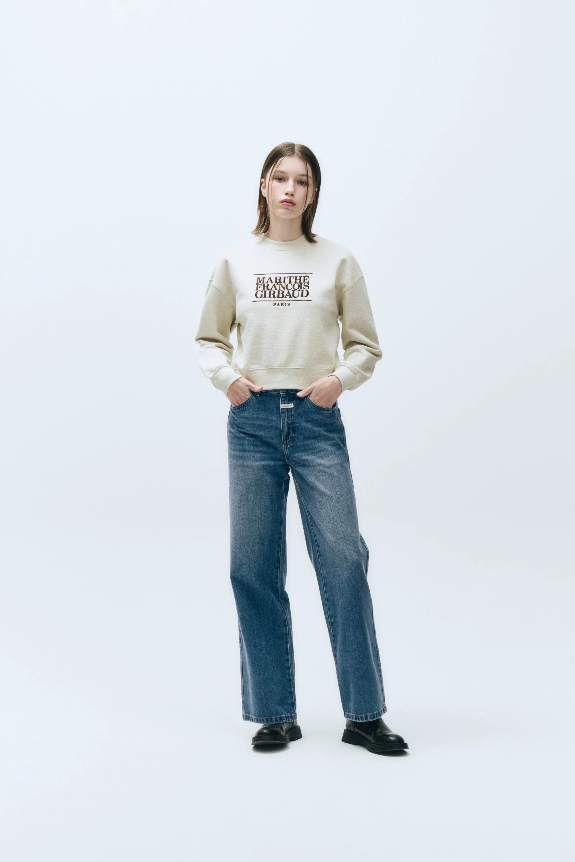 W Classic Logo Crop Sweatshirt Oatmeal