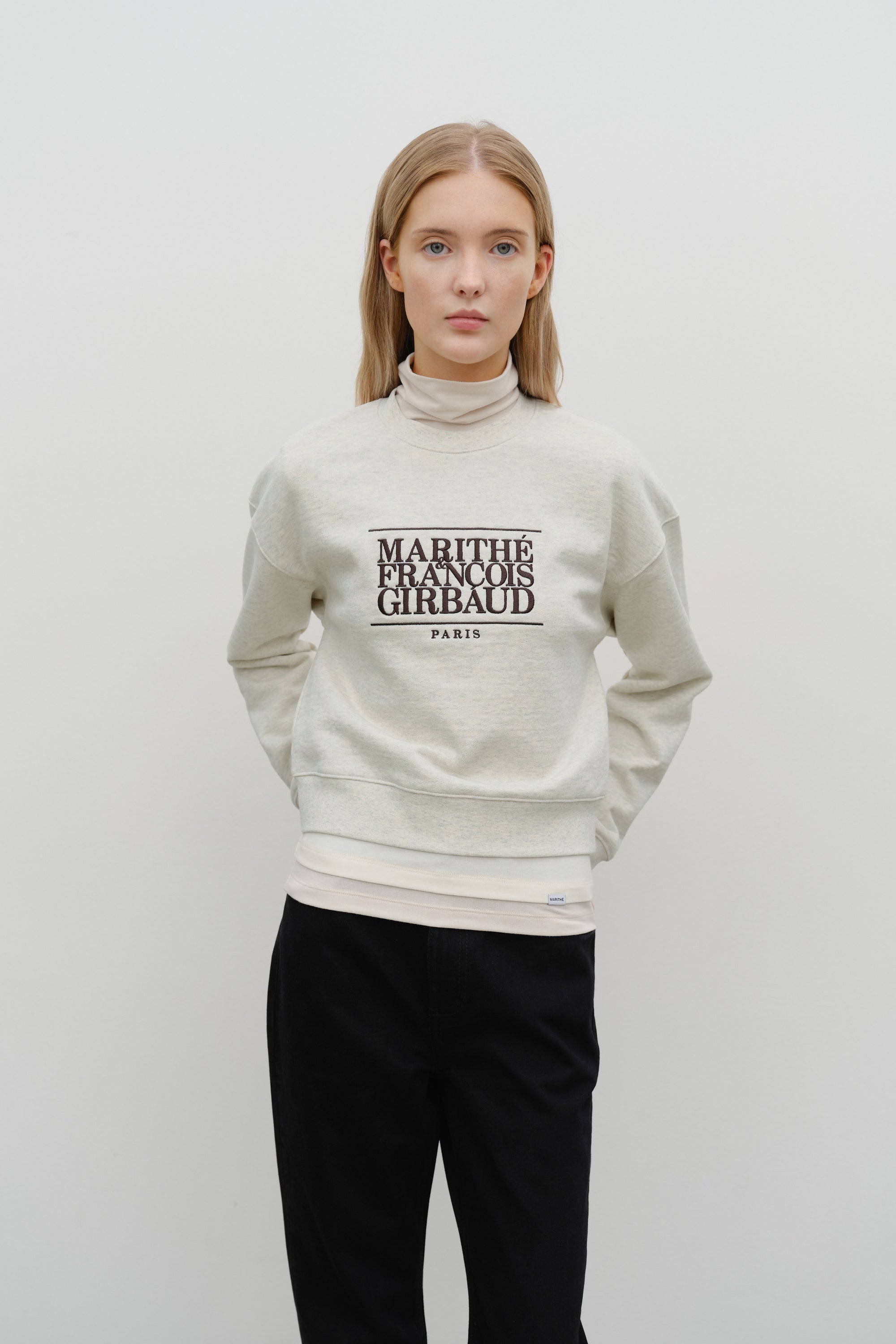 W Classic Logo Crop Sweatshirt Oatmeal