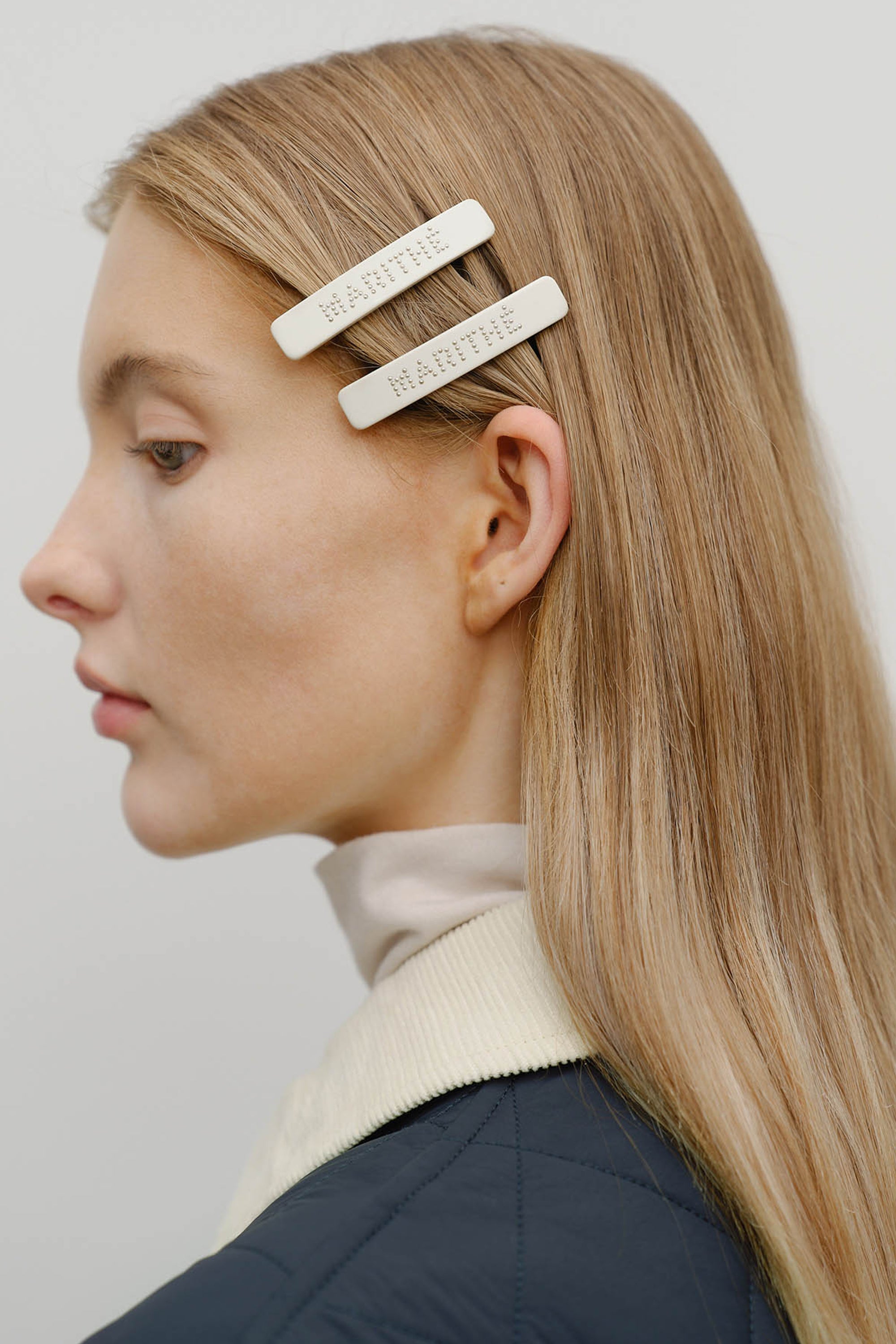 Reg Logo Metal Hair Pin 2Pack Ivory