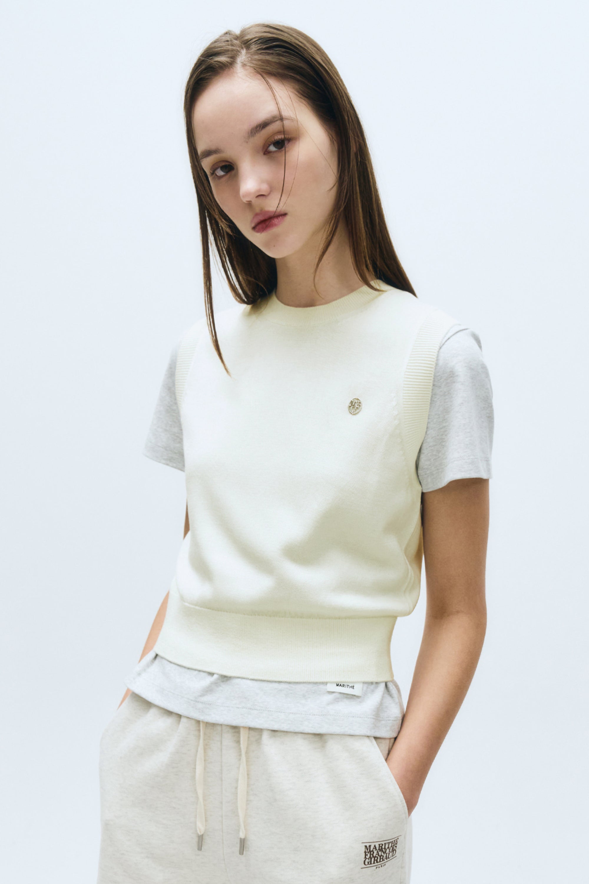 W Circle Logo Knit Vest Ivory