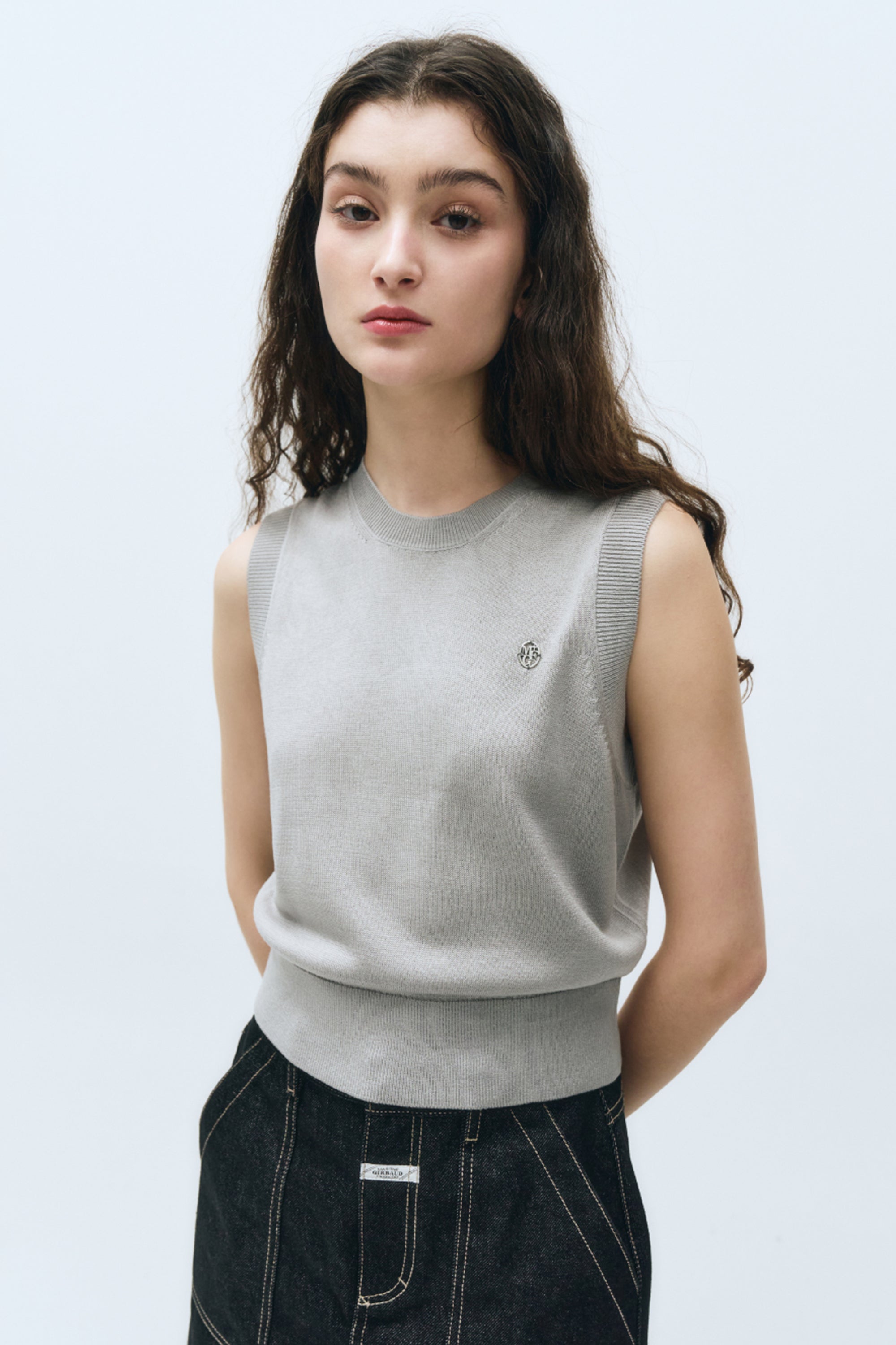 W Circle Logo Knit Vest Light Gray