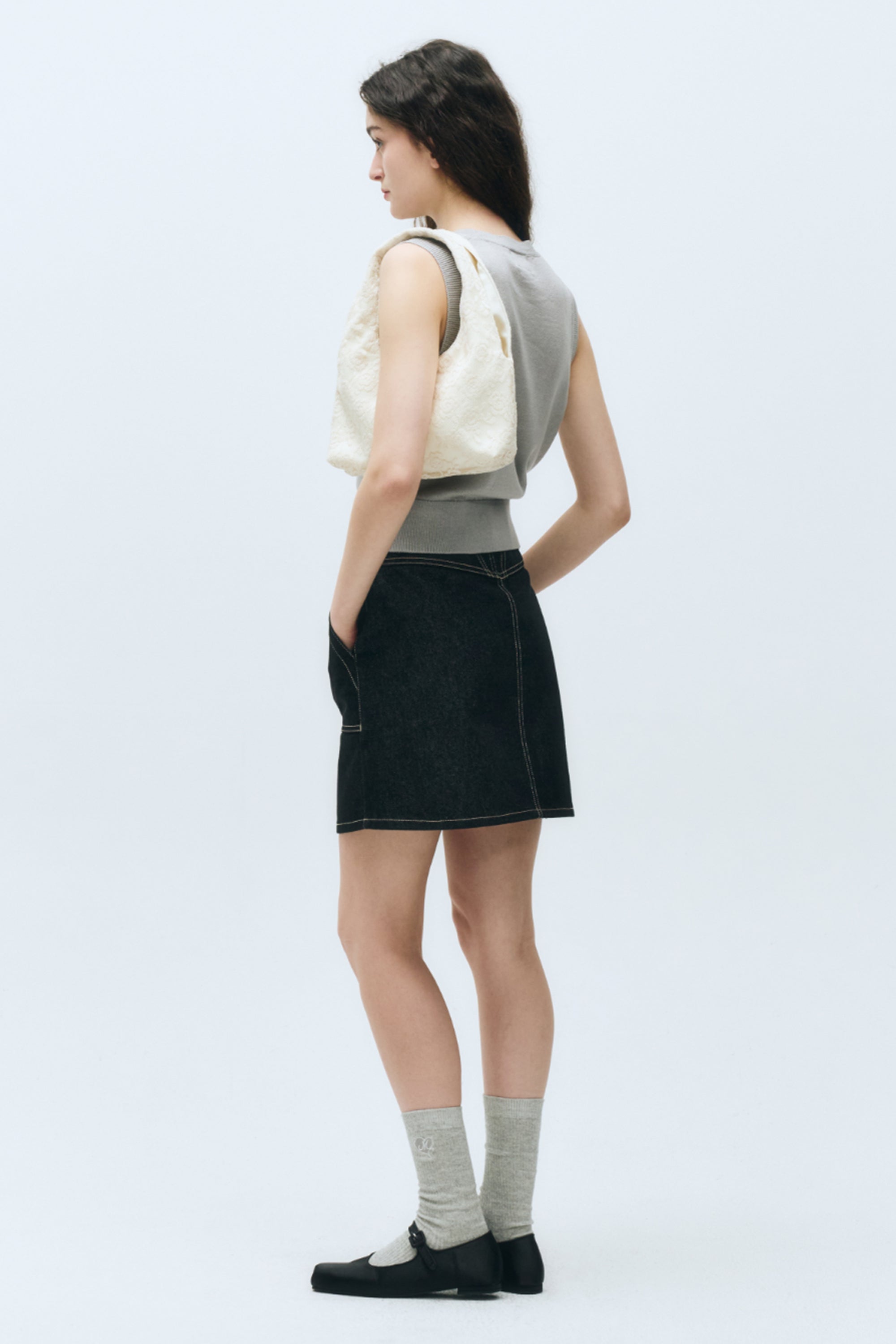 W Circle Logo Knit Vest Light Gray
