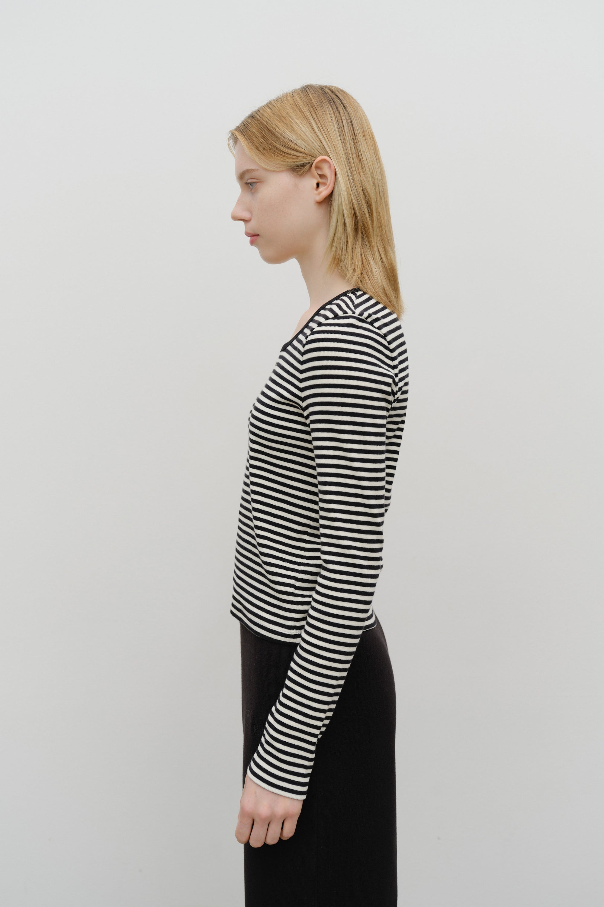 W Deep Neck Long Sleeve Black