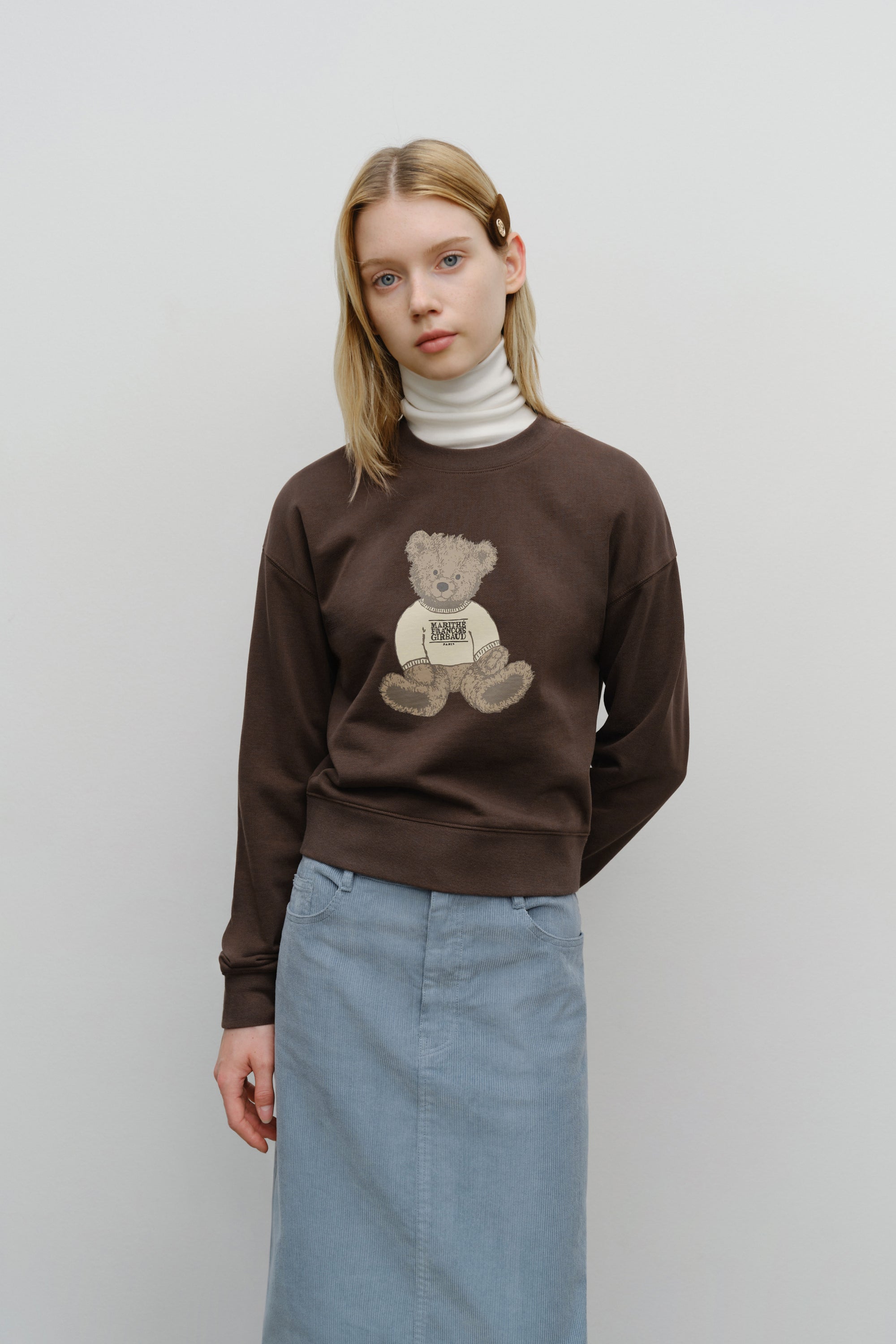 W Doodle Bear Crop Sweatshirt Brown