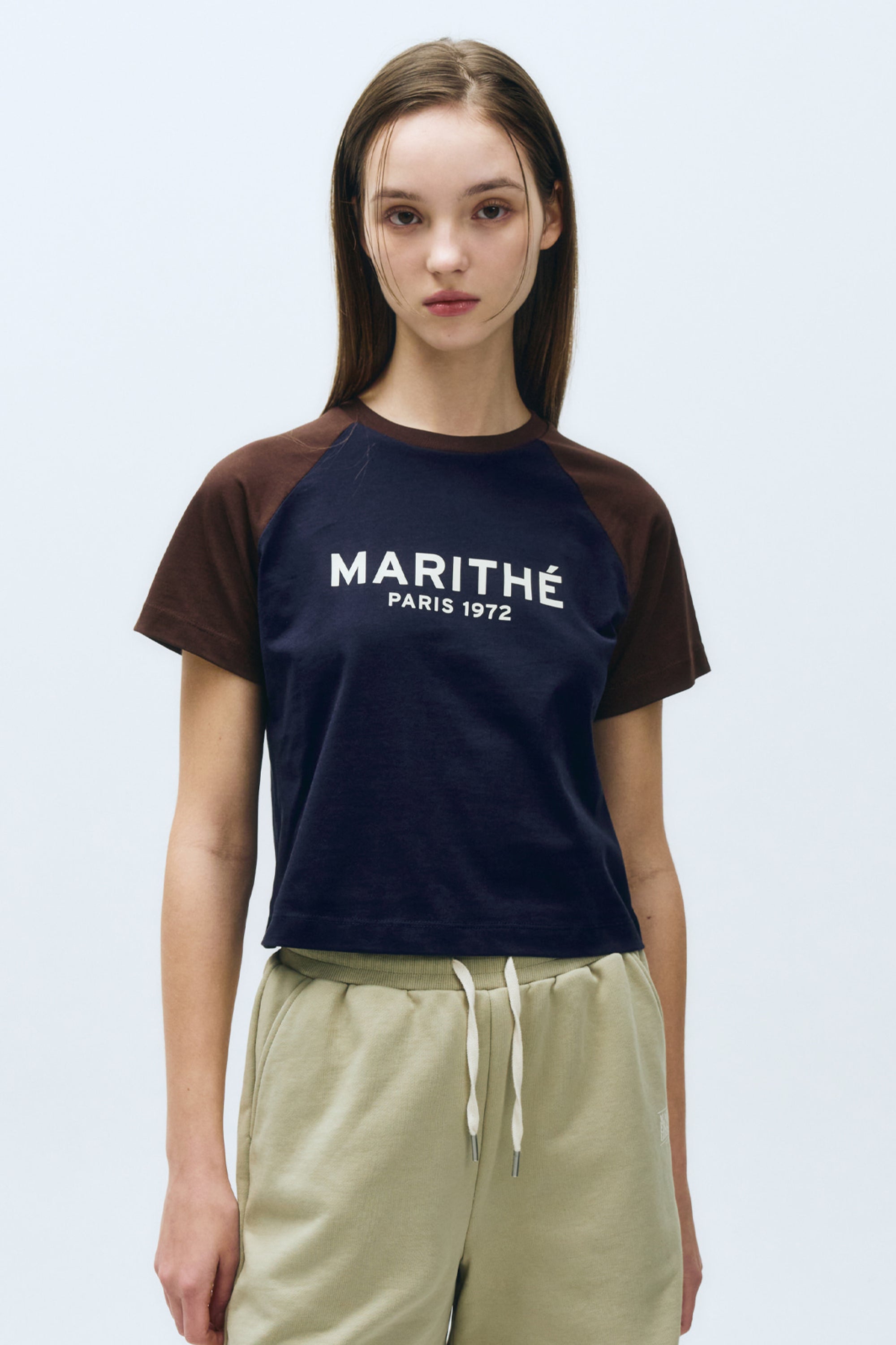 W Regular Logo Raglan Crop Tee Brown