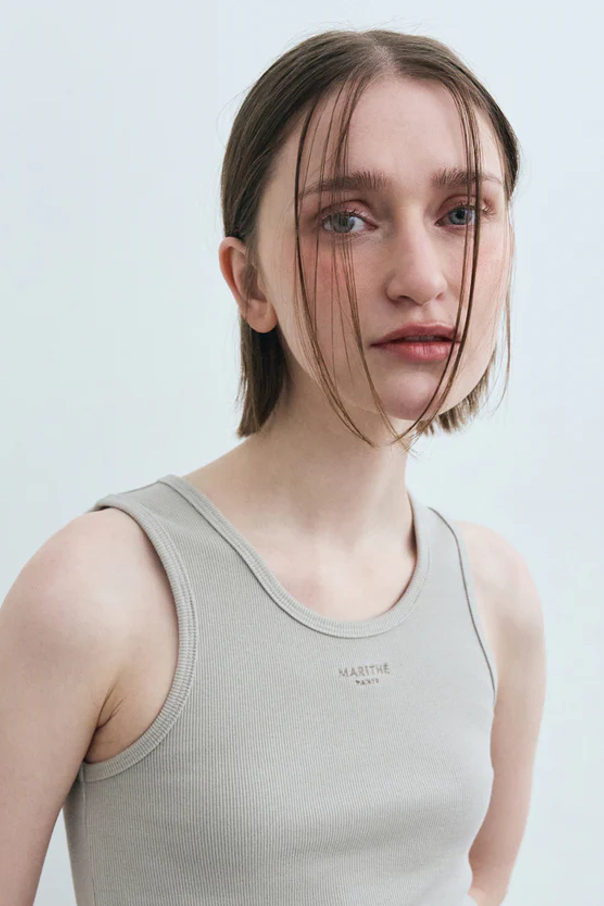 W U Neck Sleeveless Light Beige