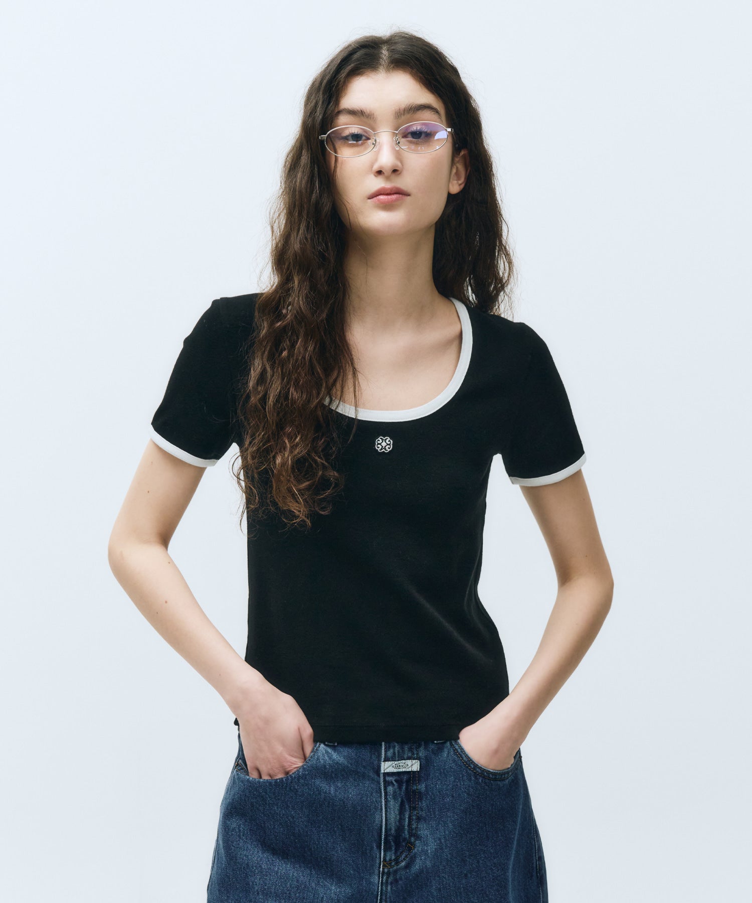 W Deep Neck Ringer Tee White / Black