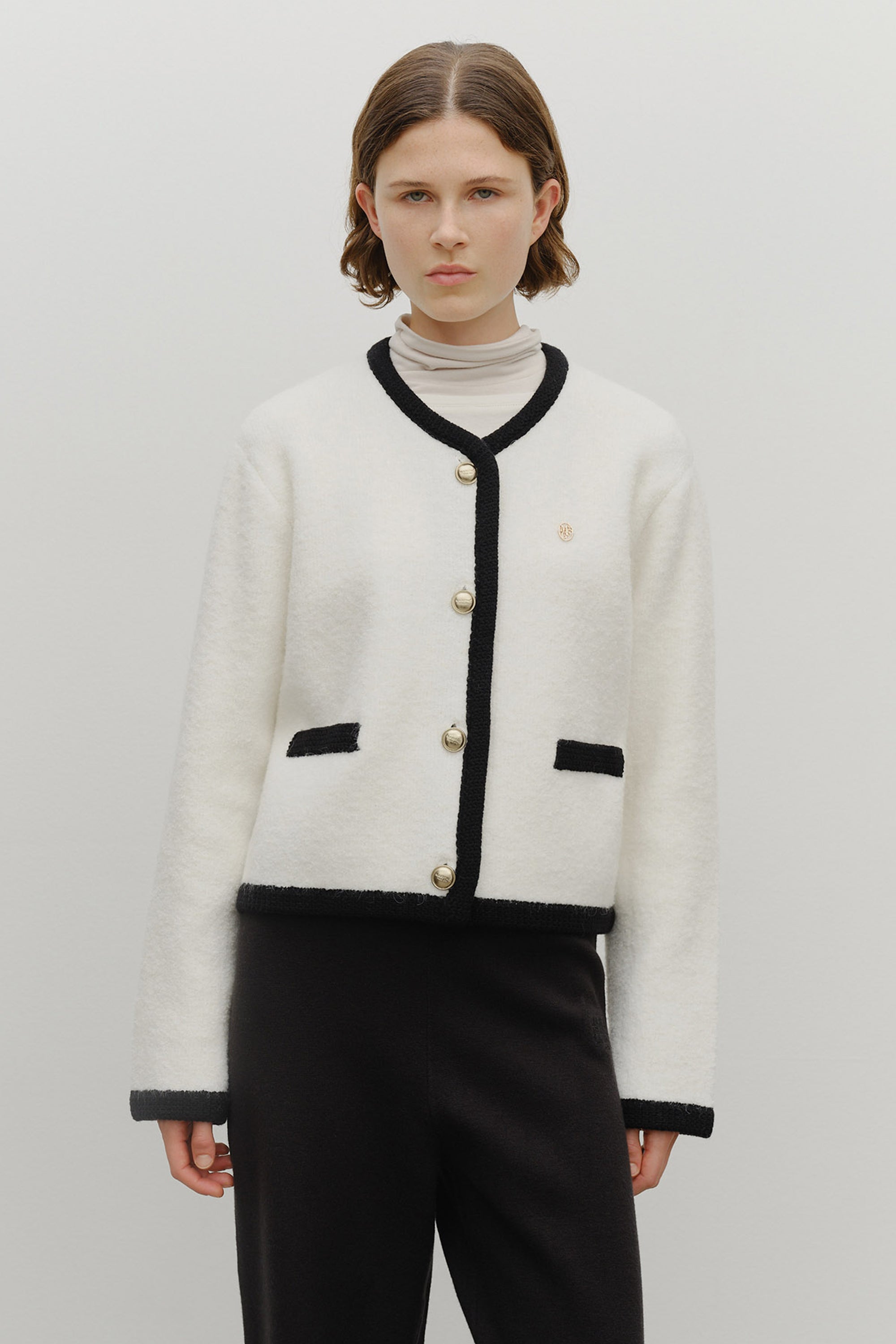 W Boucle Knit Round Neck Cardigan Ivory