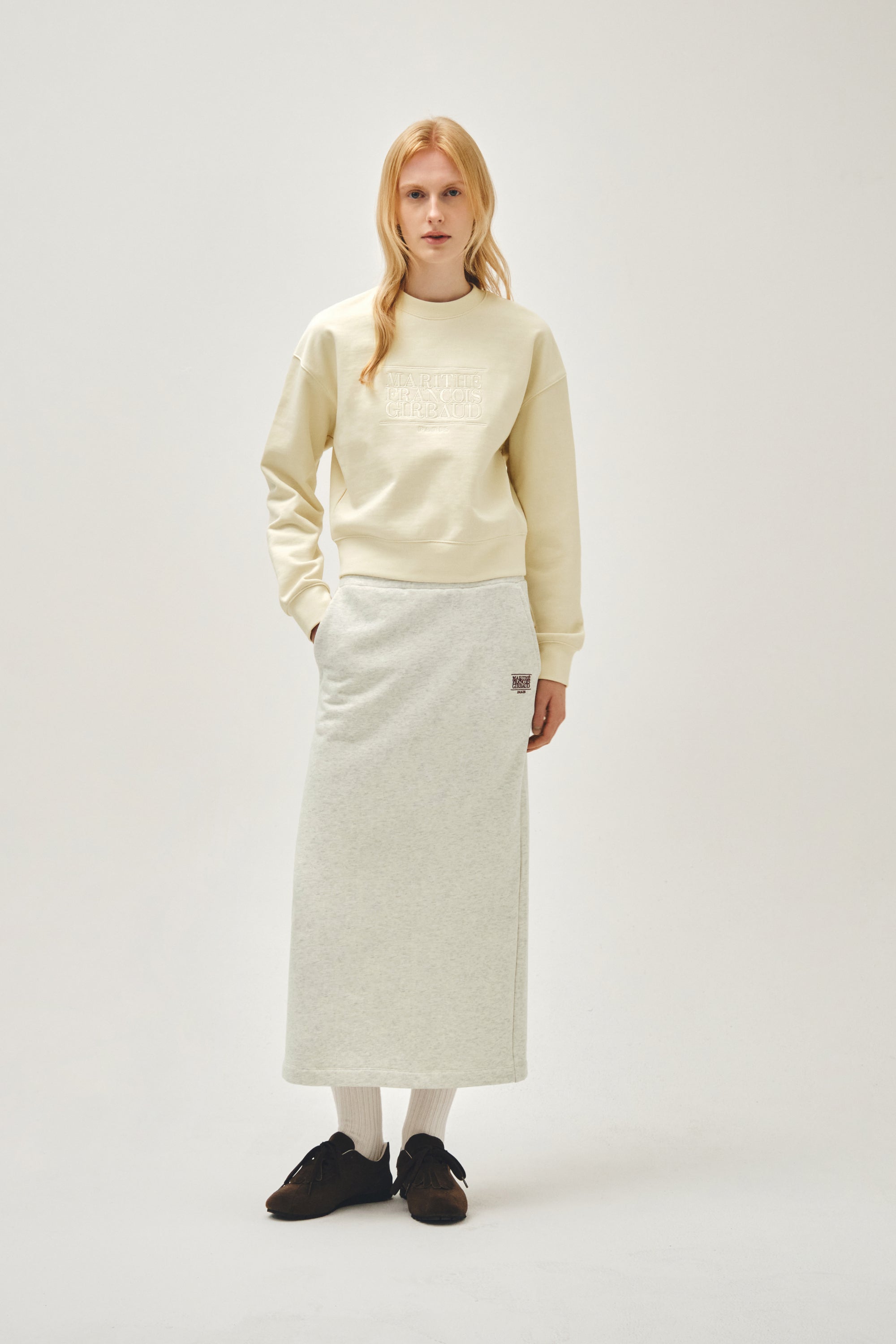 W Classic Logo Crop Sweatshirt Ivory