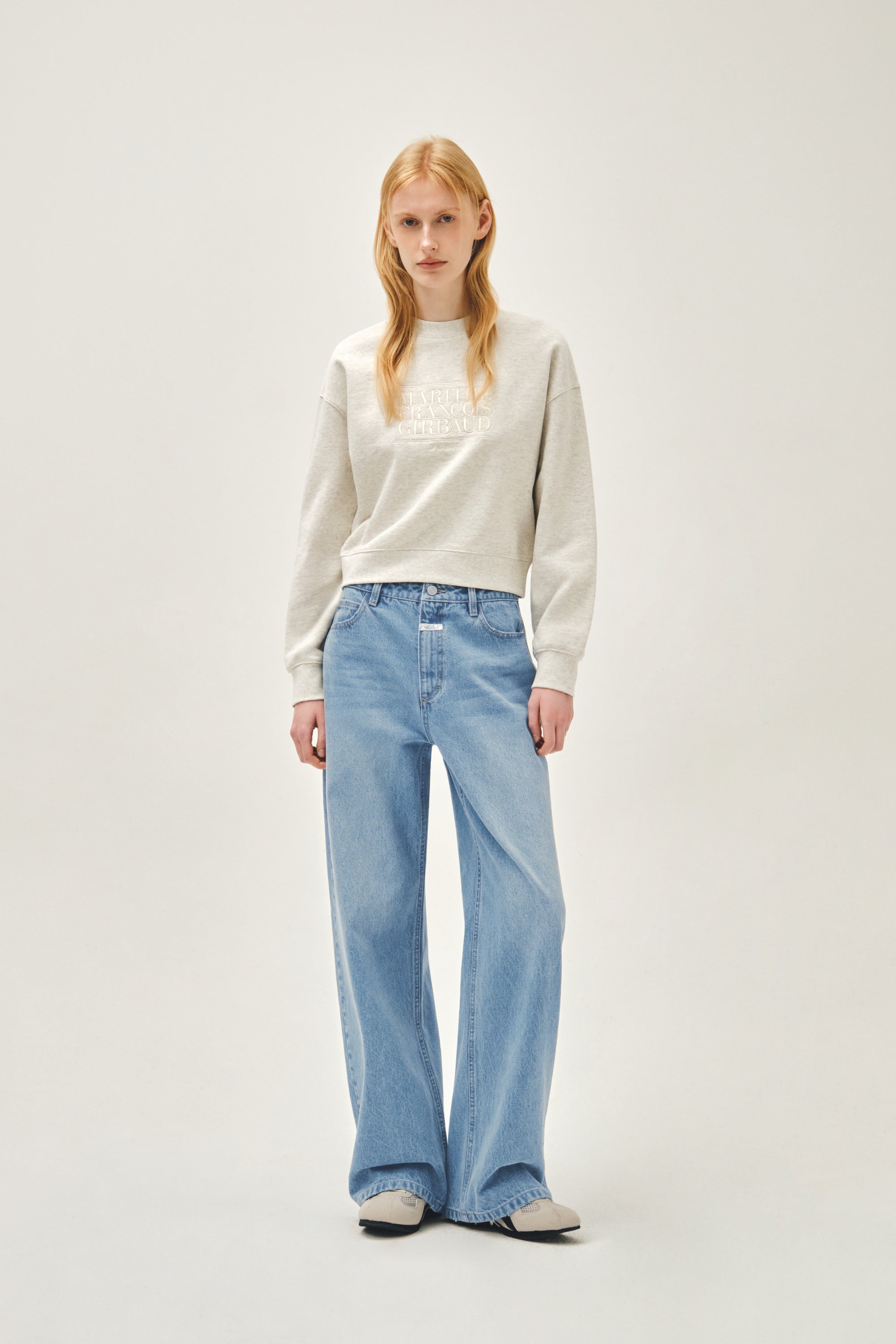 W Classic Logo Crop Sweatshirt Oatmeal