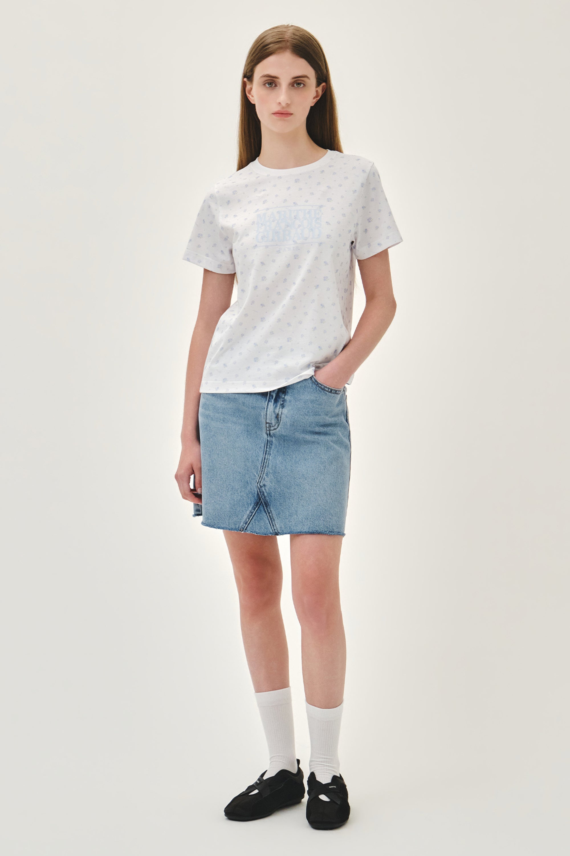 W Classic Logo Tee Flower