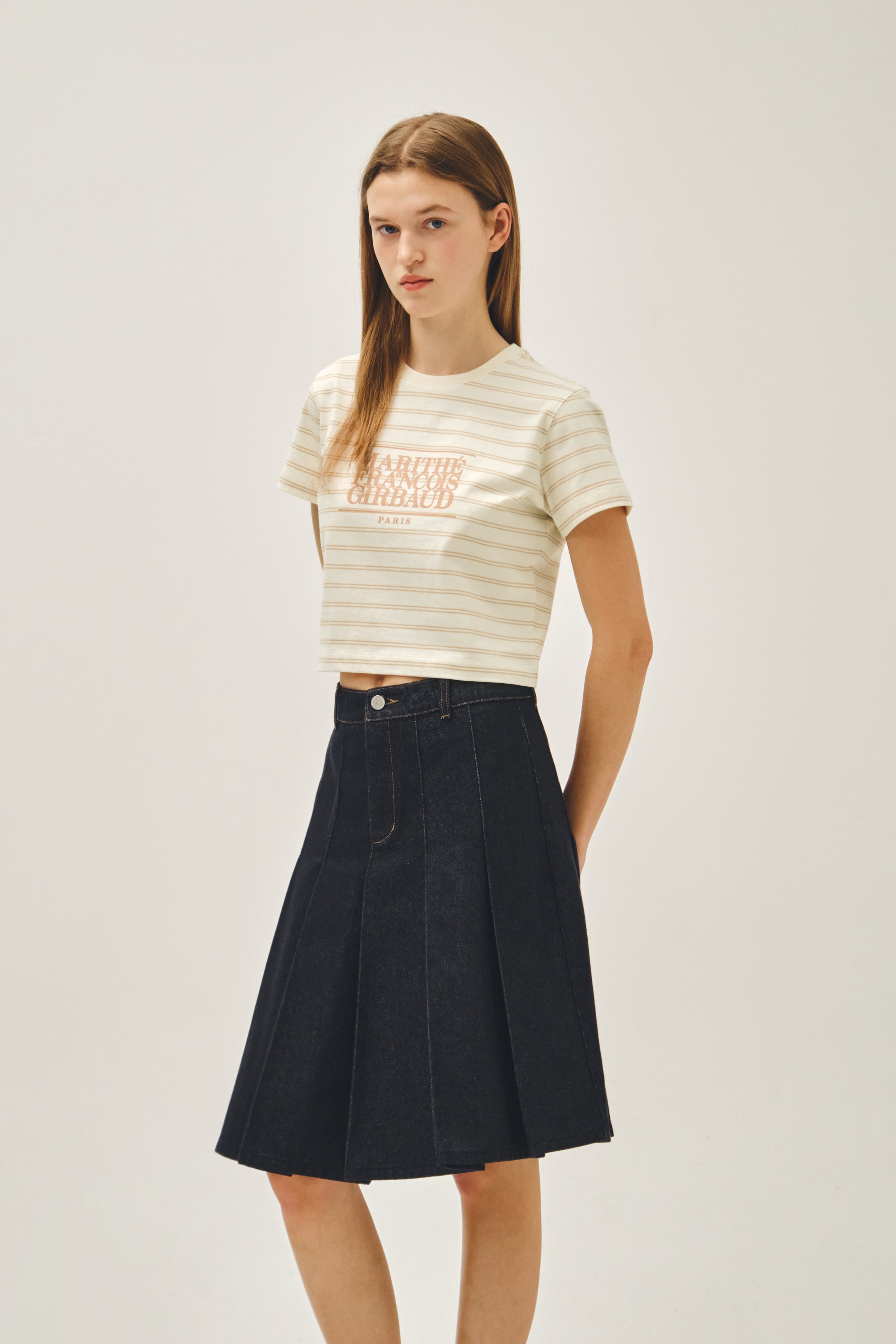 W Classic Logo Crop Tee Ivory