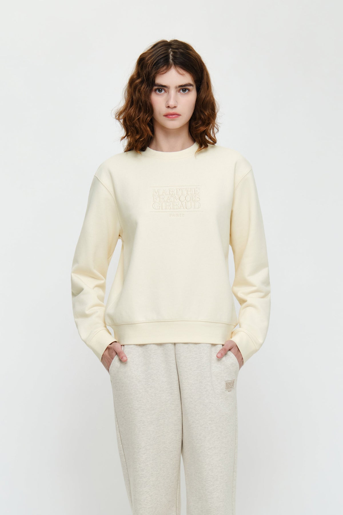 W Classic Logo Sweatshirt Cream