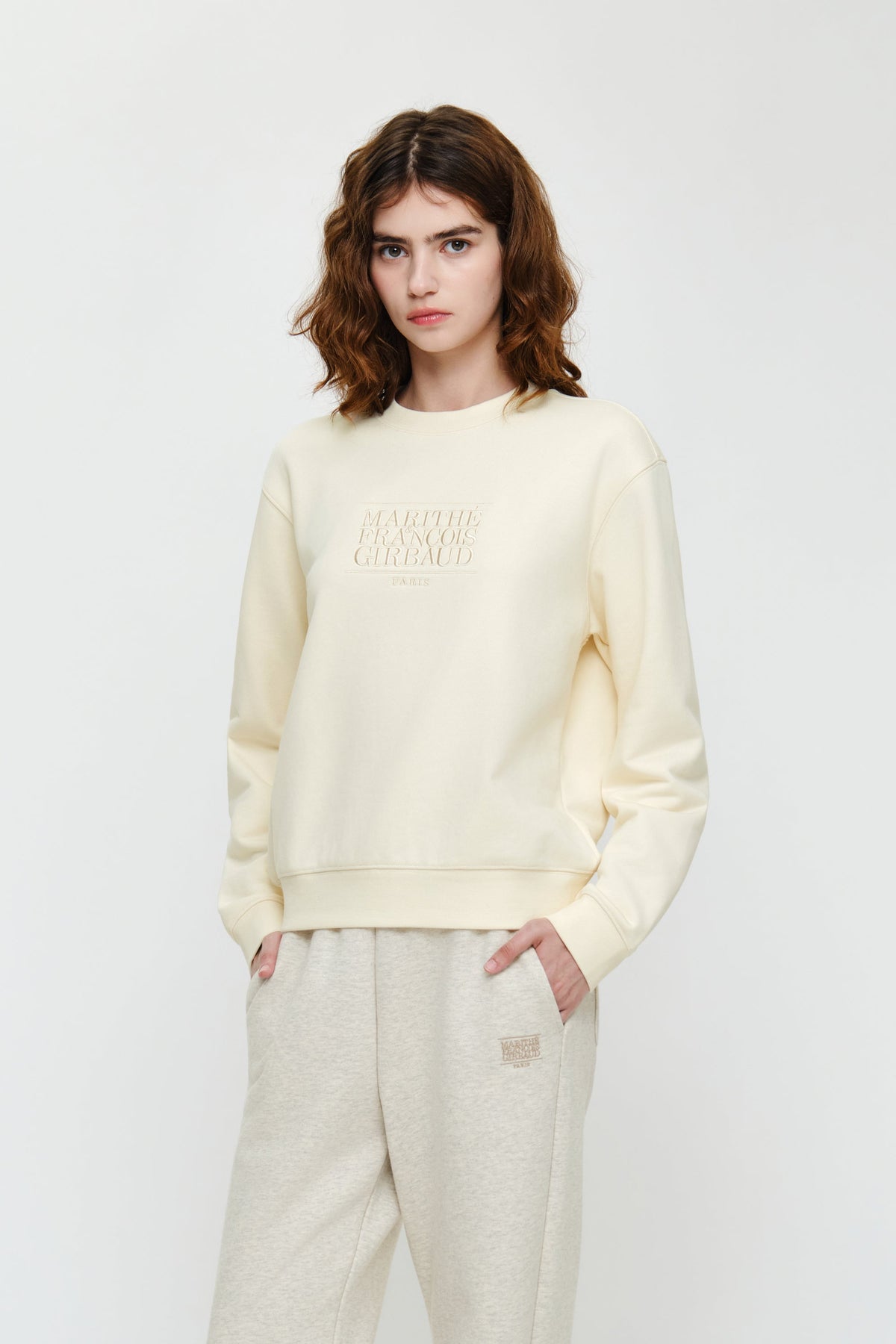 W Classic Logo Sweatshirt Cream