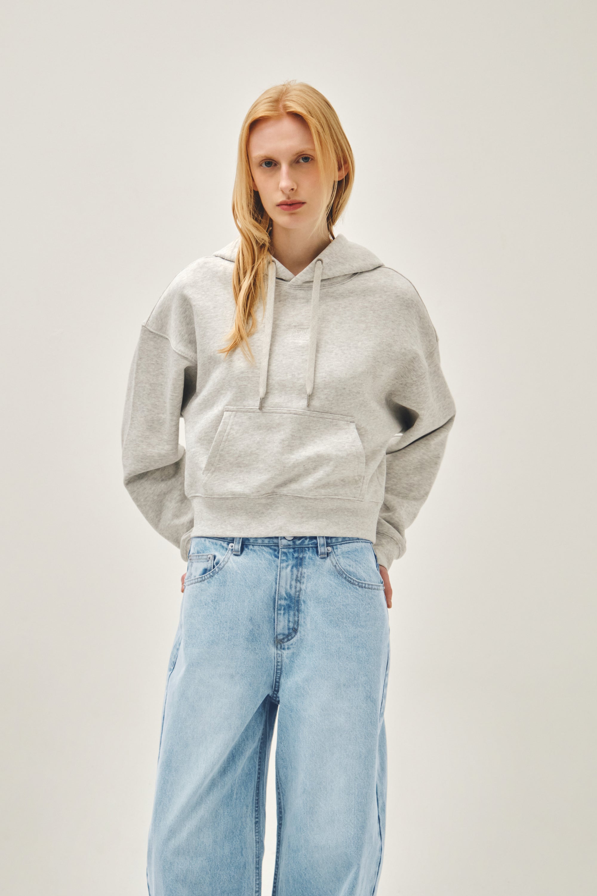 W Small Classic Logo Crop Hoodie Light Heather Gray