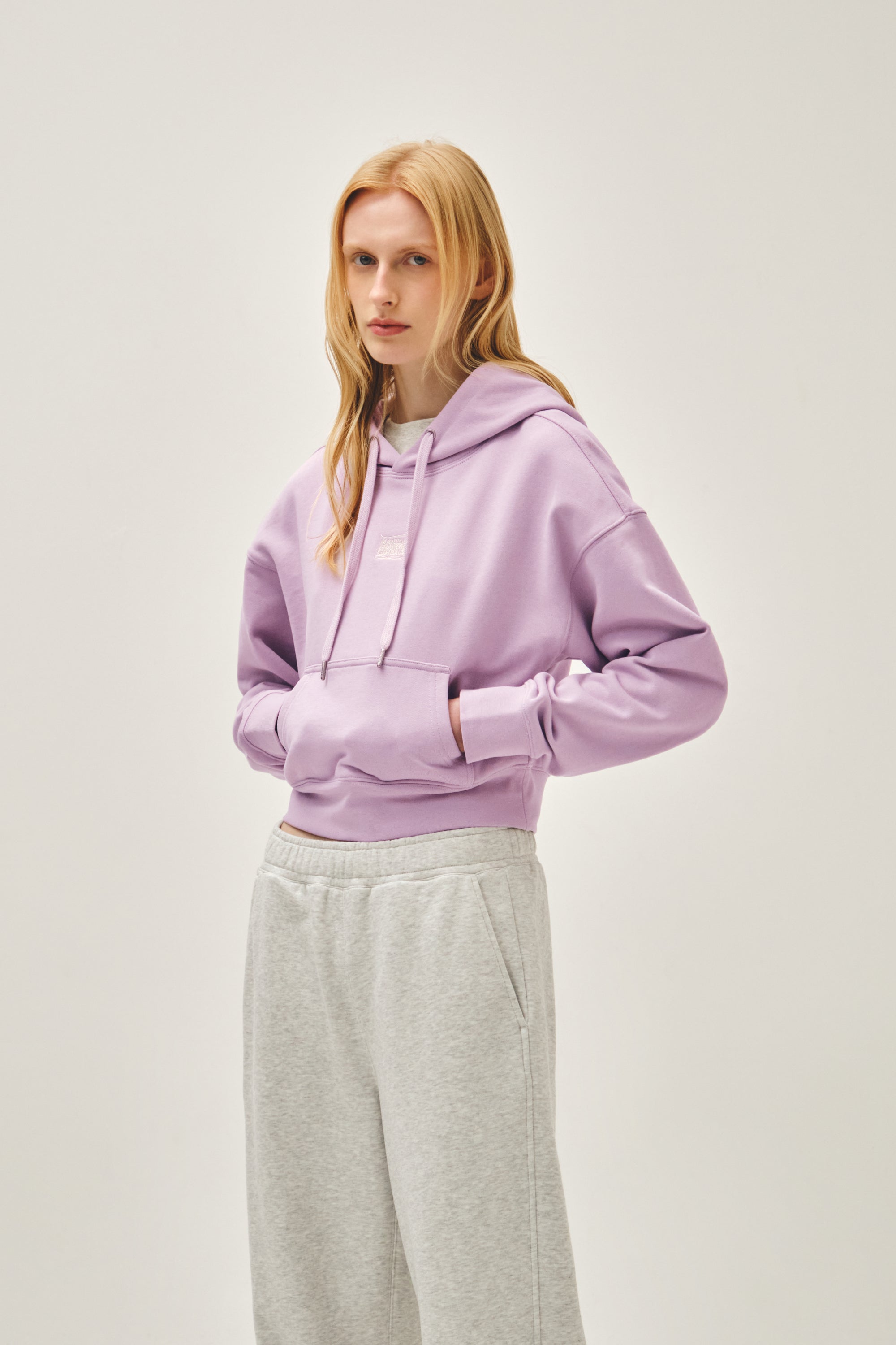 W Small Classic Logo Crop Hoodie Lavender