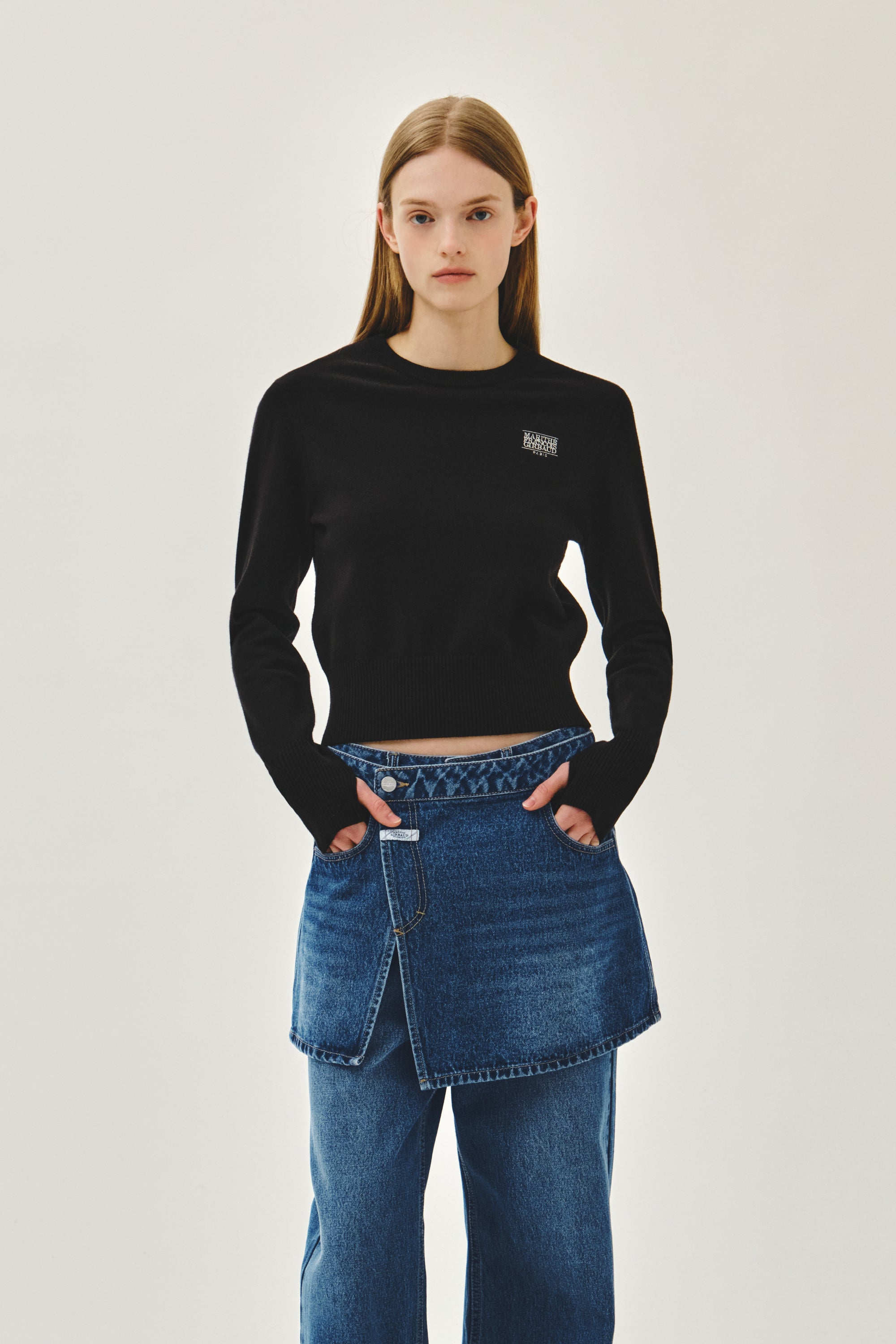 W Classic Logo Crop Hoodie Zipup Black