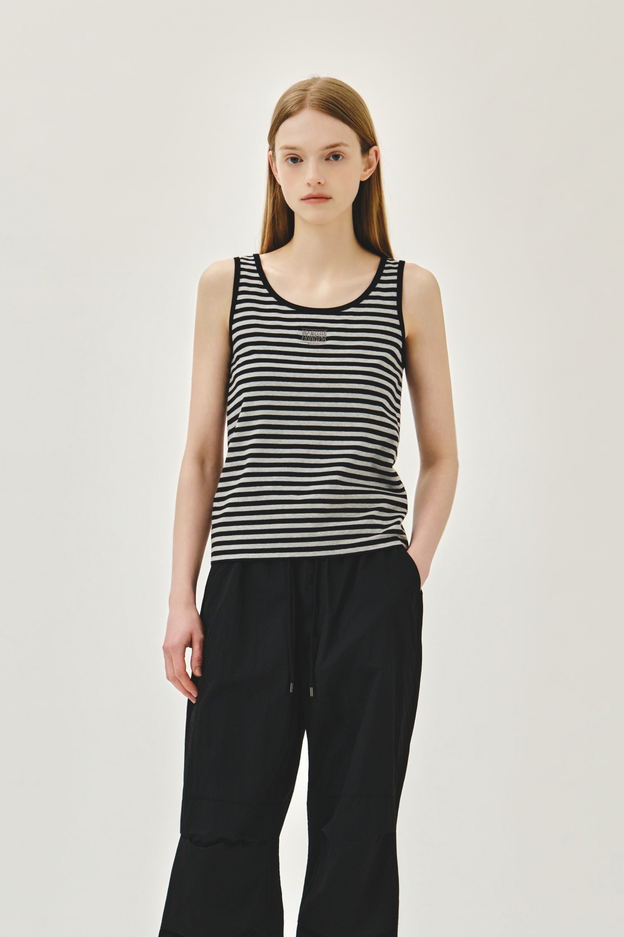 W Small Claasic Logo Sleeveless Black