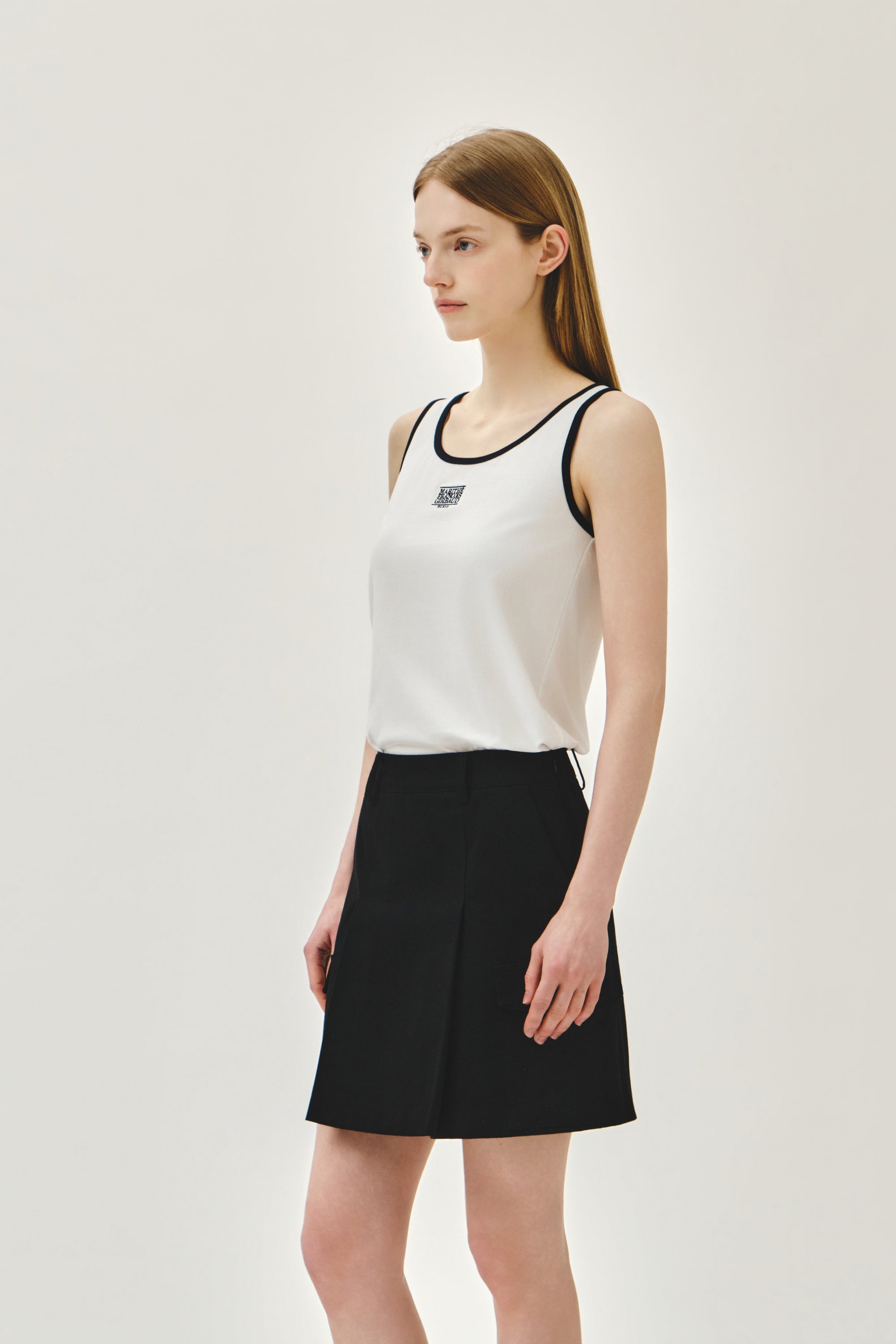 W Small Claasic Logo Sleeveless White