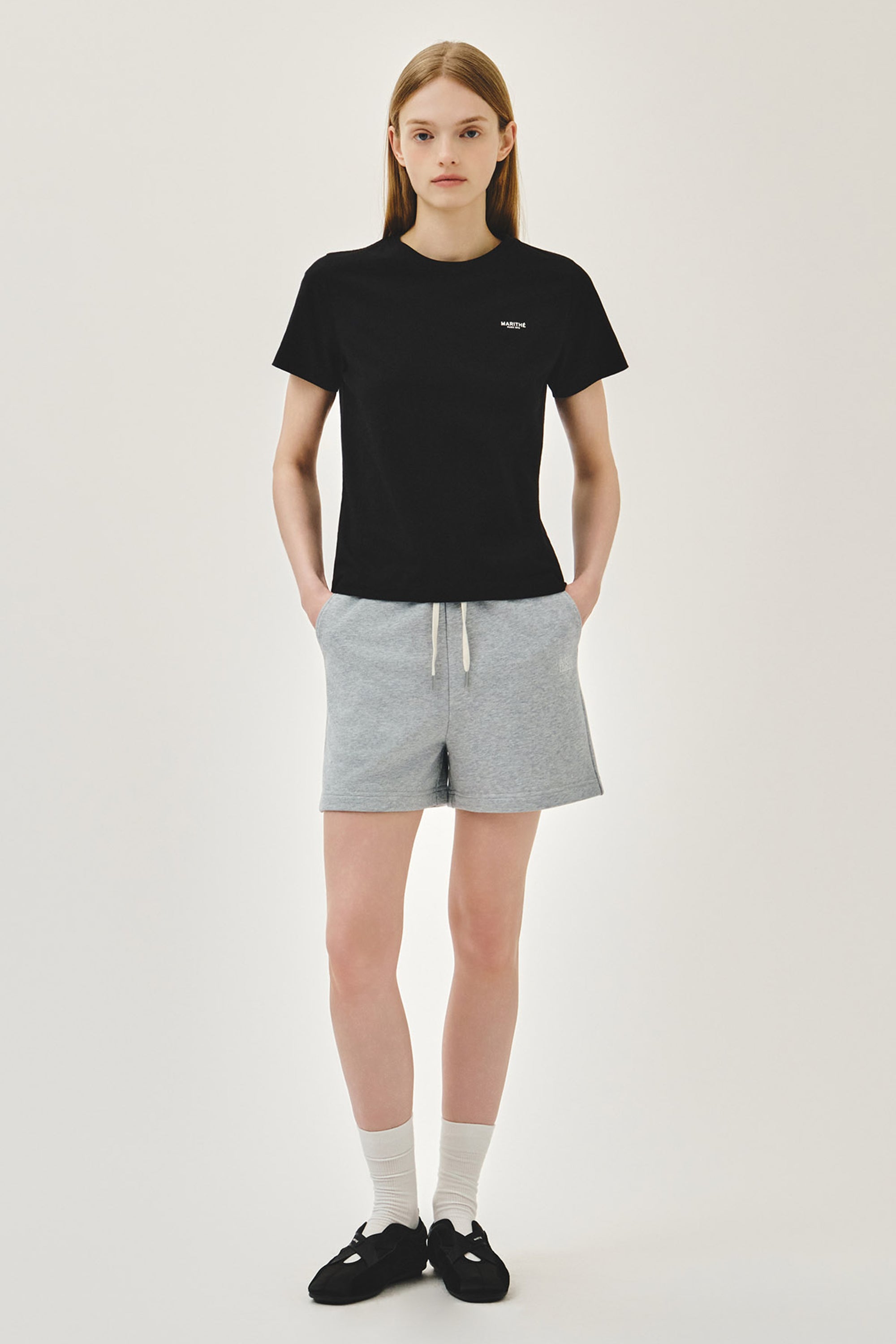W Small Regular Logo Tee Black