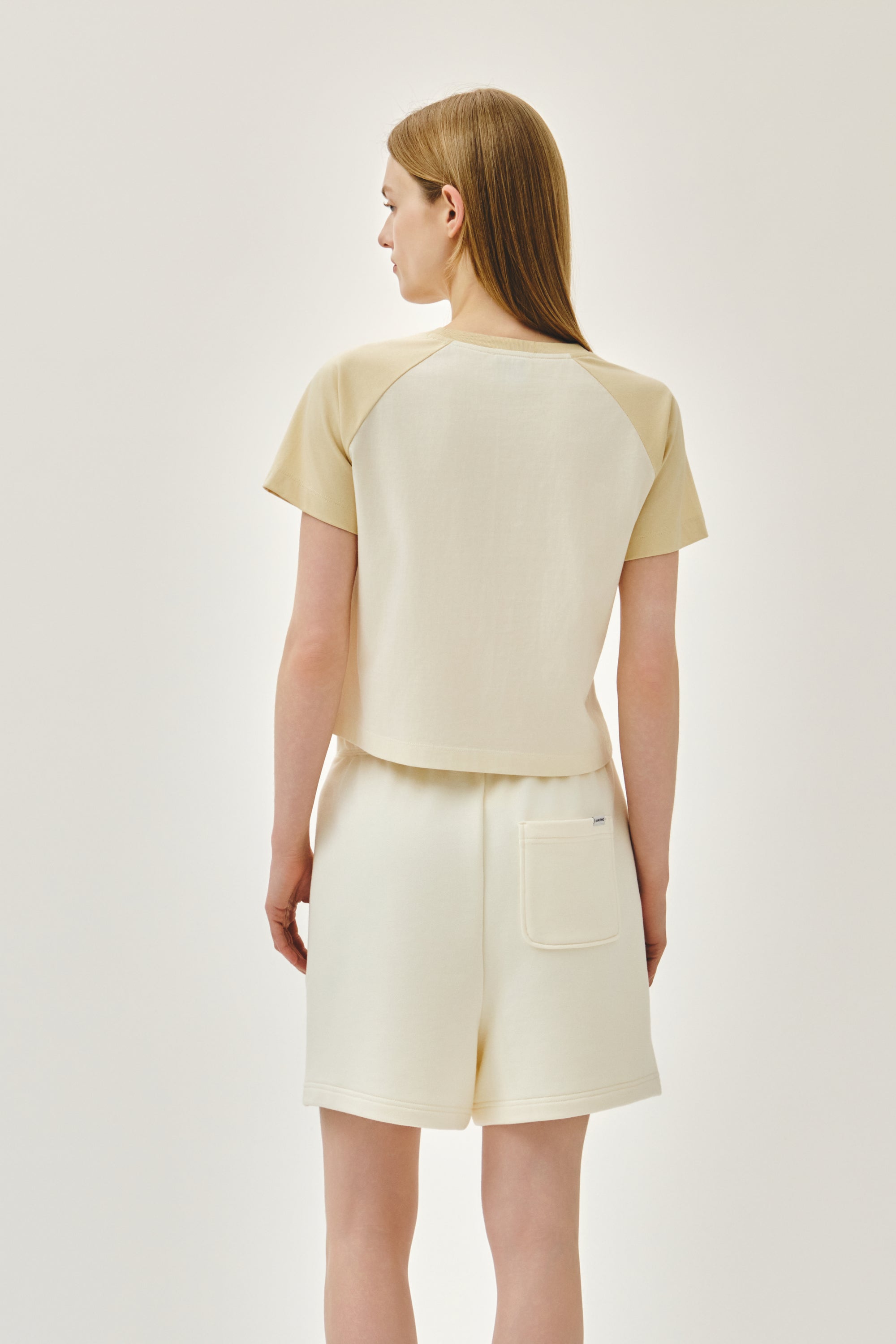 W Small Regular Logo Raglan Crop Tee Butter