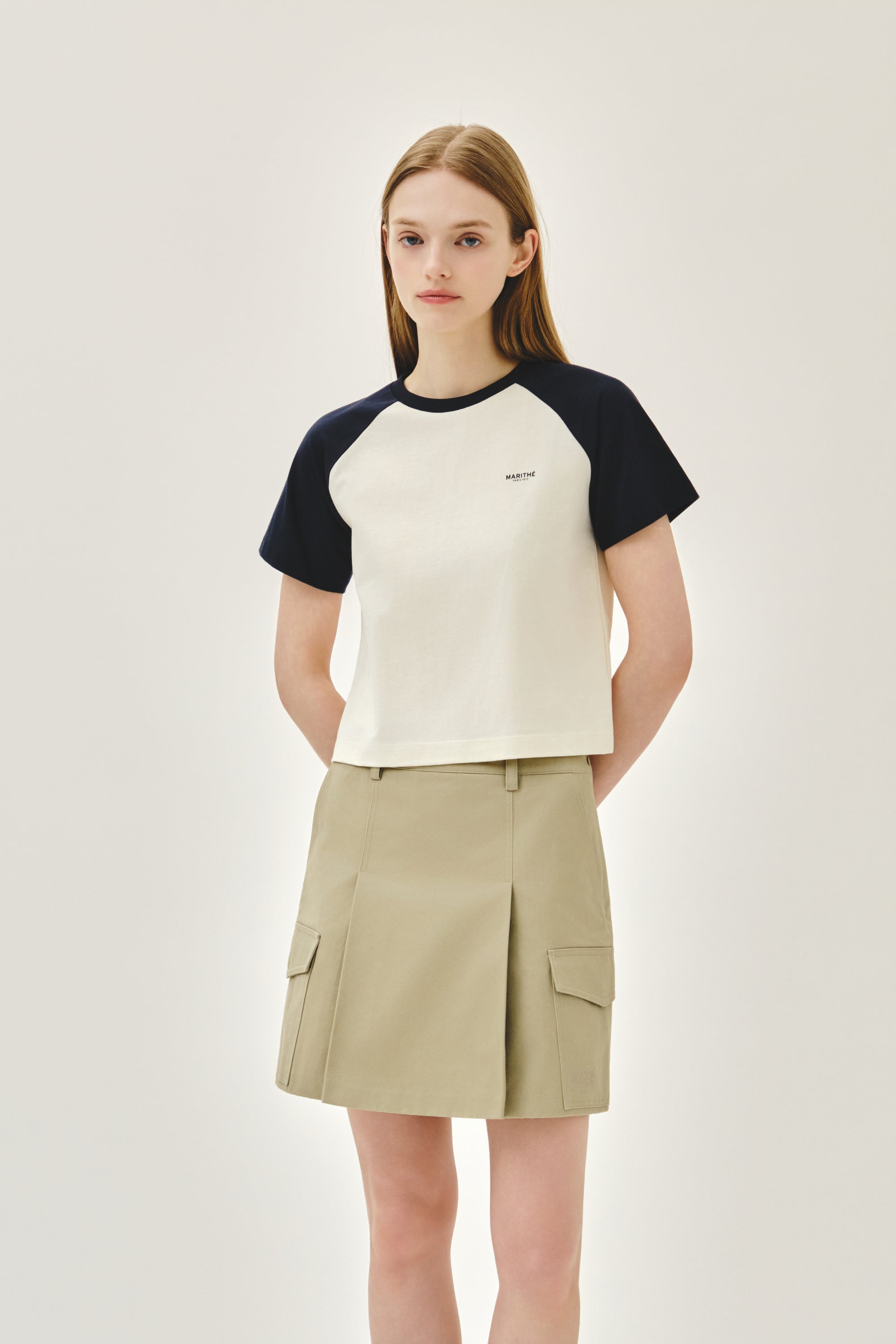 W Small Regular Logo Raglan Crop Tee Navy