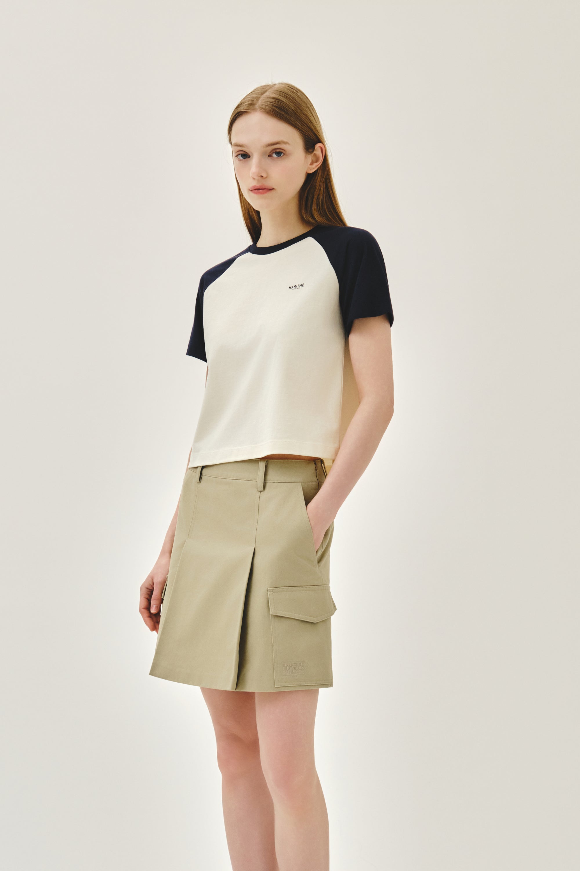 W Small Regular Logo Raglan Crop Tee Navy