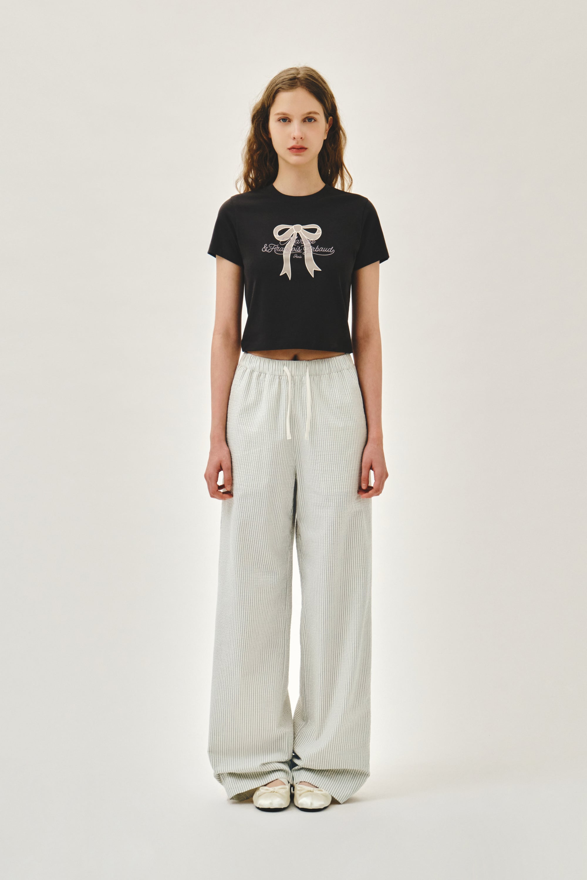 W Sorona Cool Ribbon Graphic Crop Tee Charcoal
