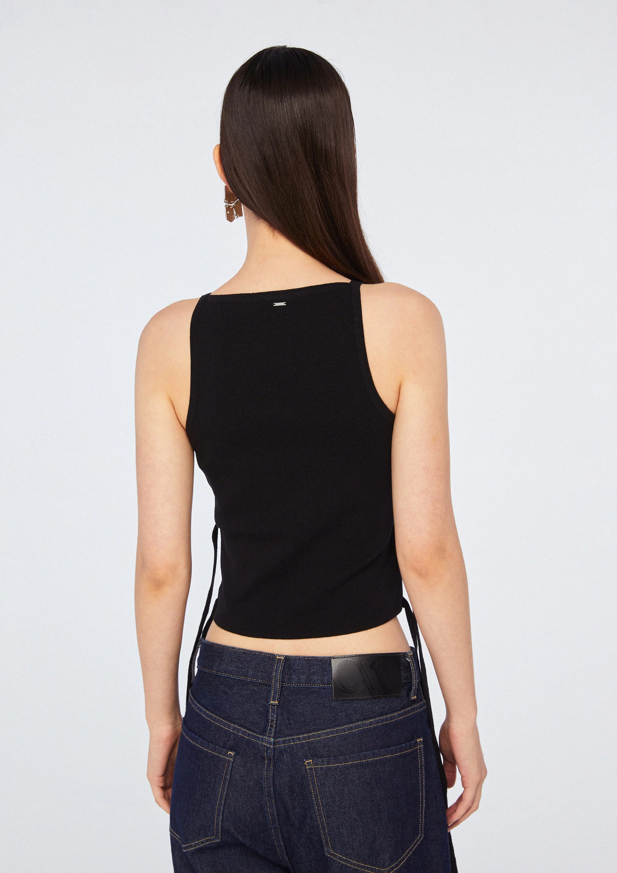เสื้อครอปคัตเอาท์