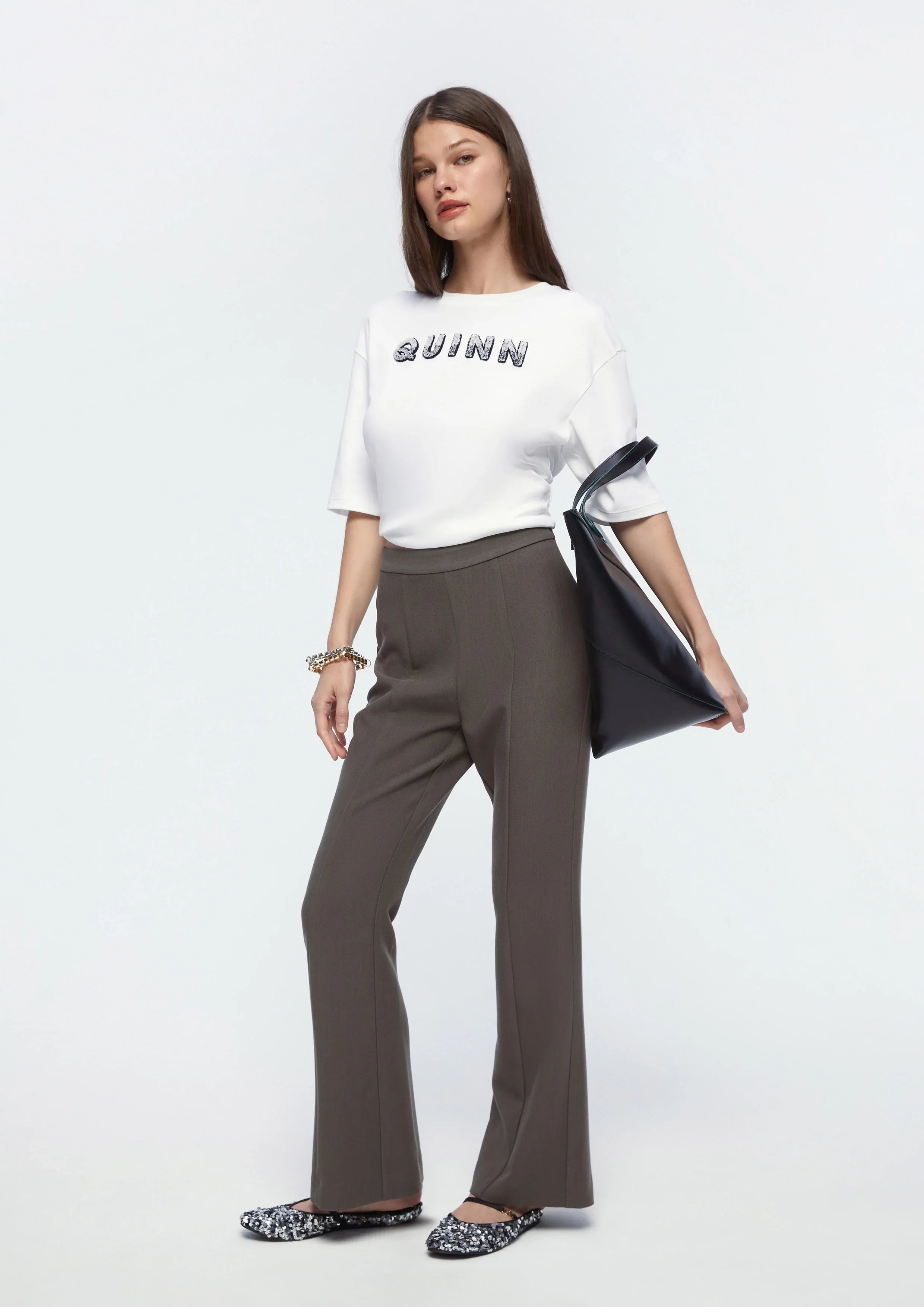 เสื้อยืดโอเวอร์ไซส์ปักโลโก้