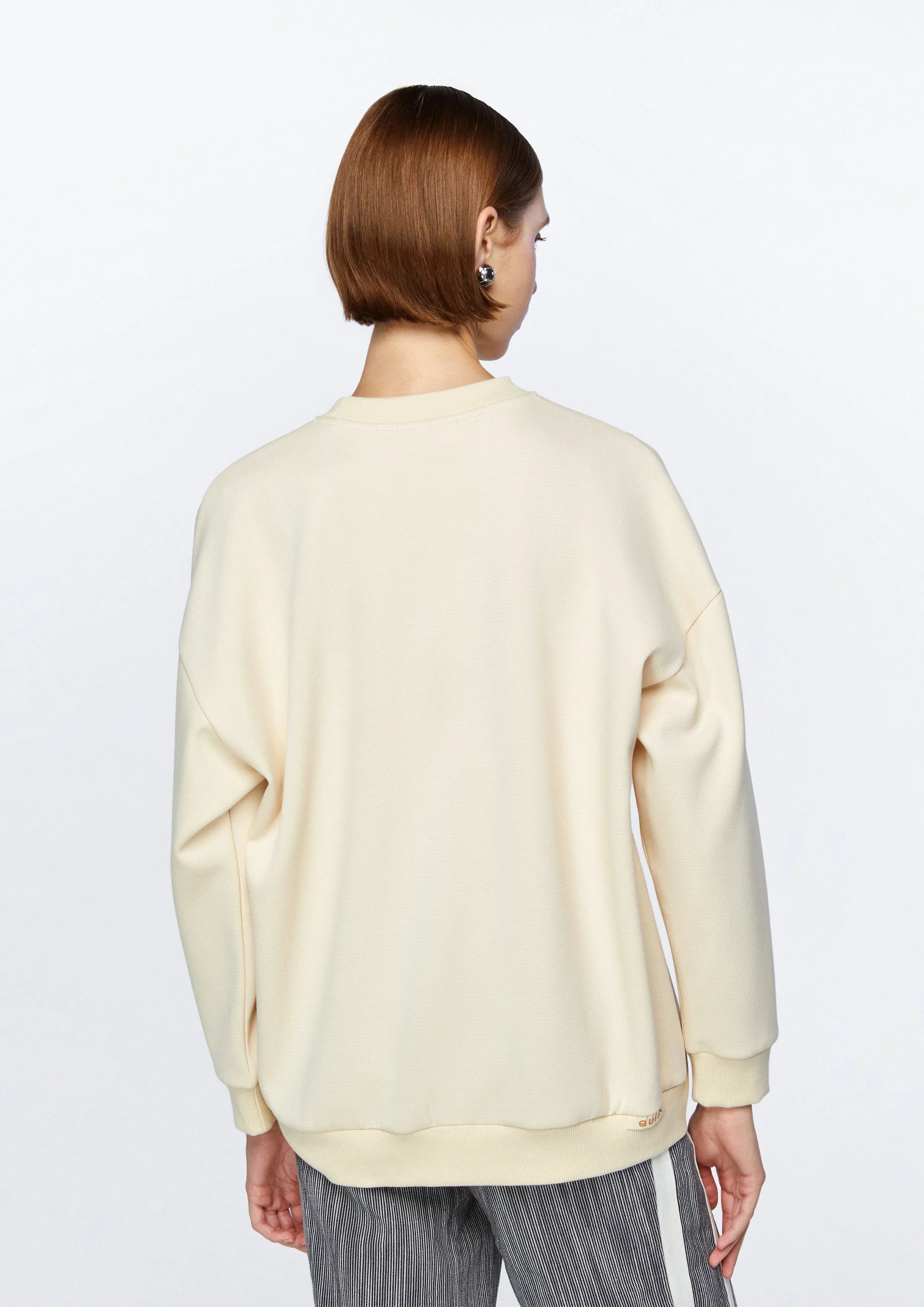 เสื้อพลูโอเวอร์แขนยาวปักโลโก้
