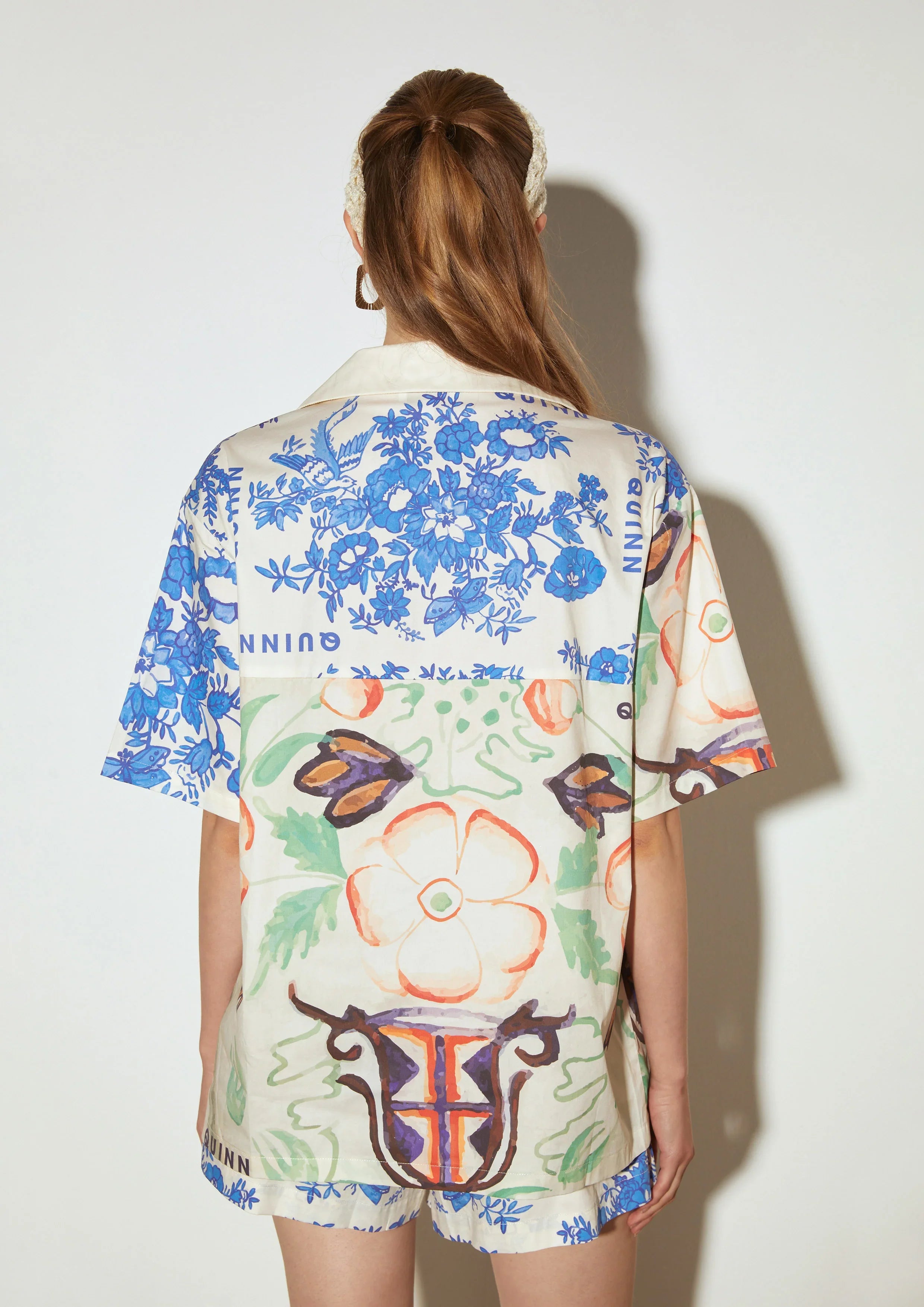 เสื้อเชิ้ตแขนสั้น ลายดอกไม้
