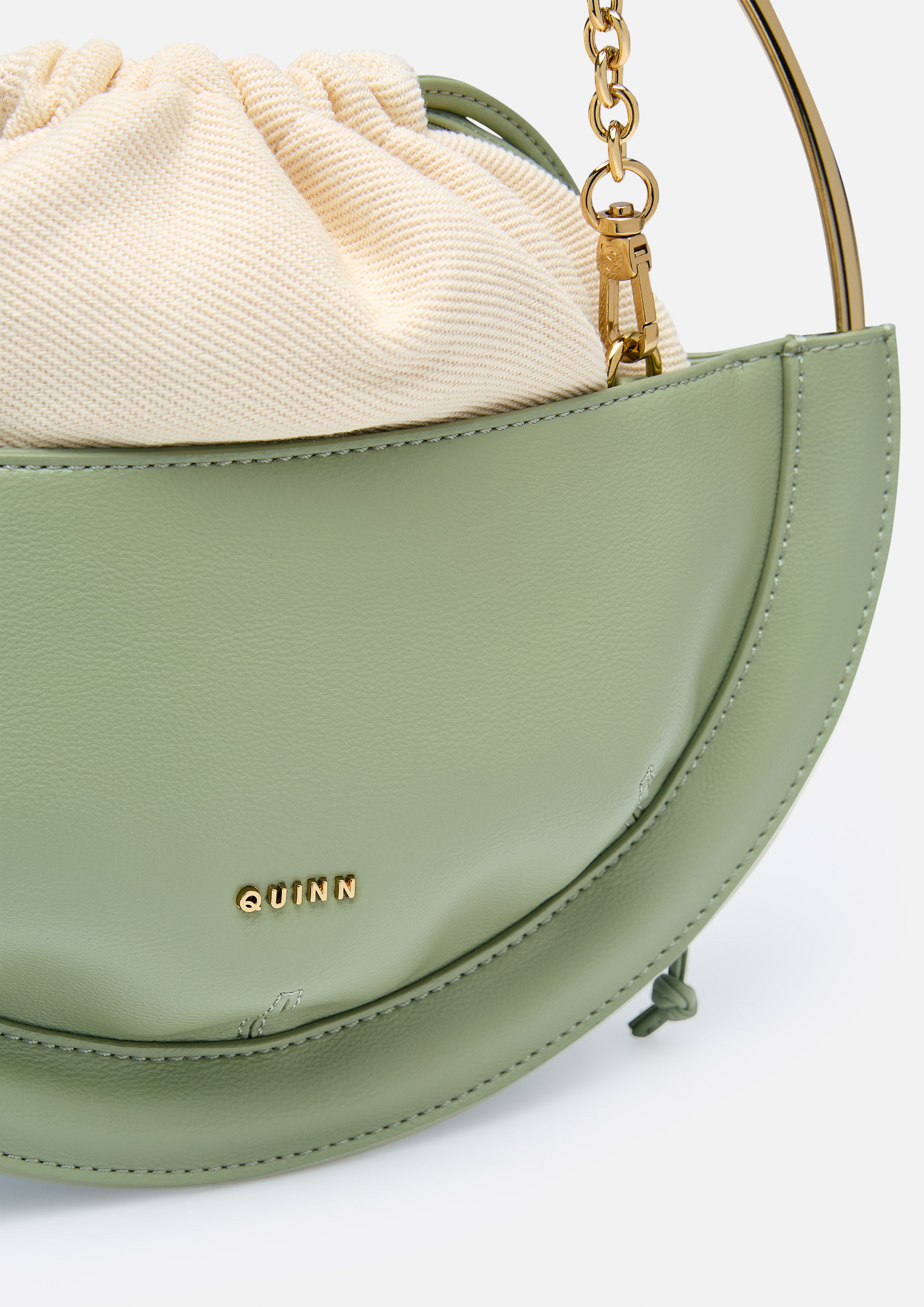 กระเป๋าสะพายข้าง Q Ovallie O Ring