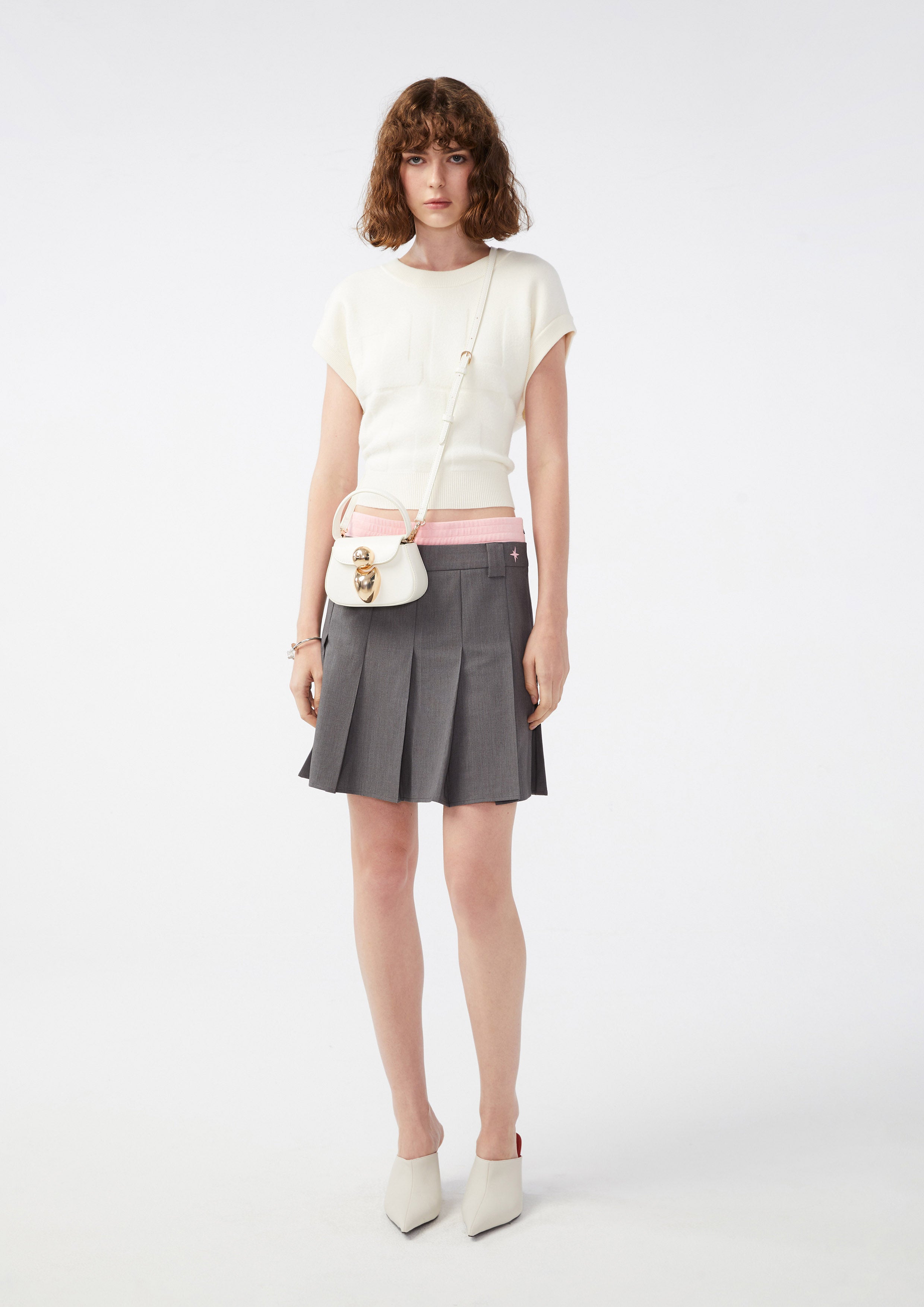 กระโปรงพลีทสั้นซ้อนเลเยอร์