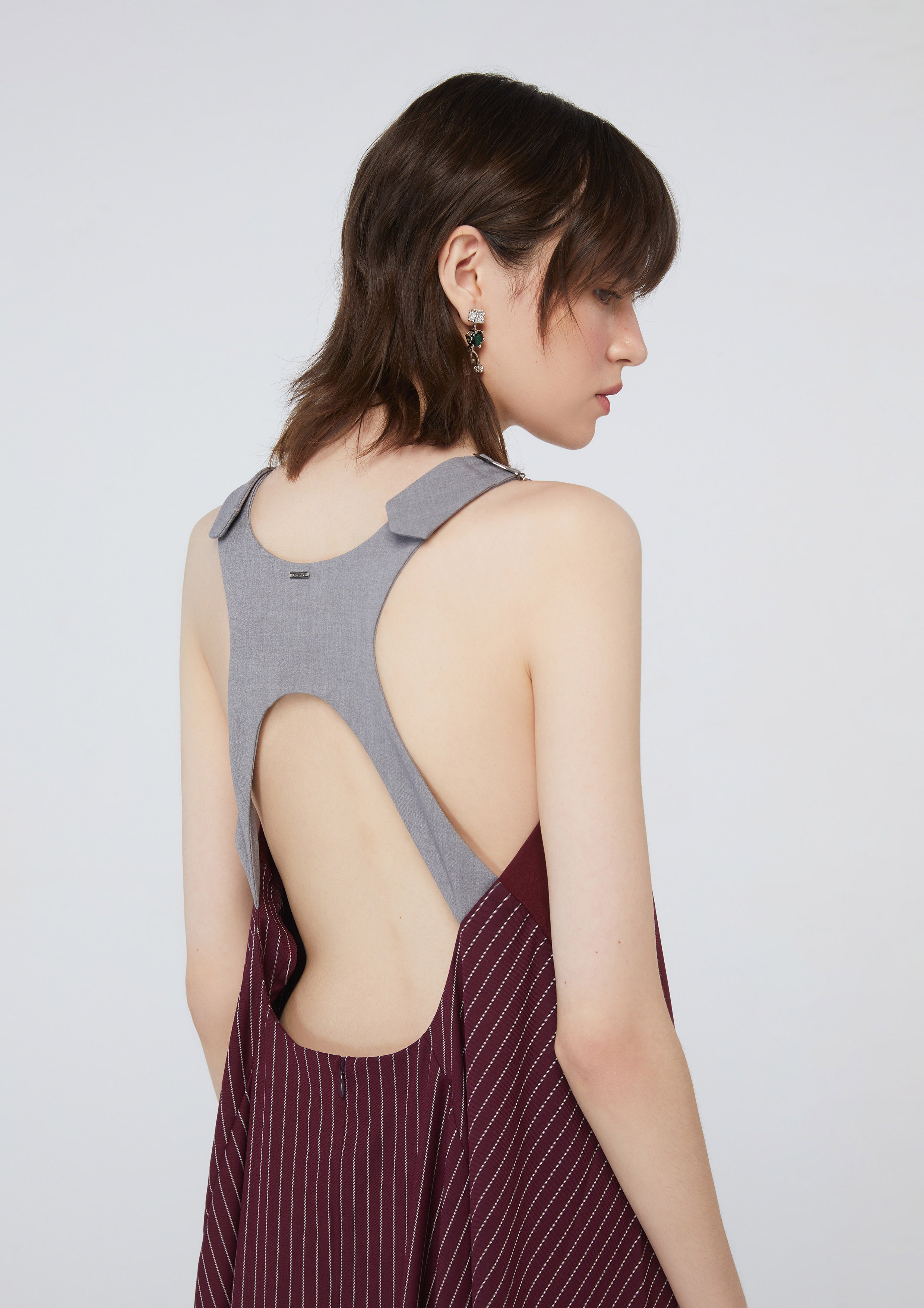 เดรสลายทางกระโปรงระบาย