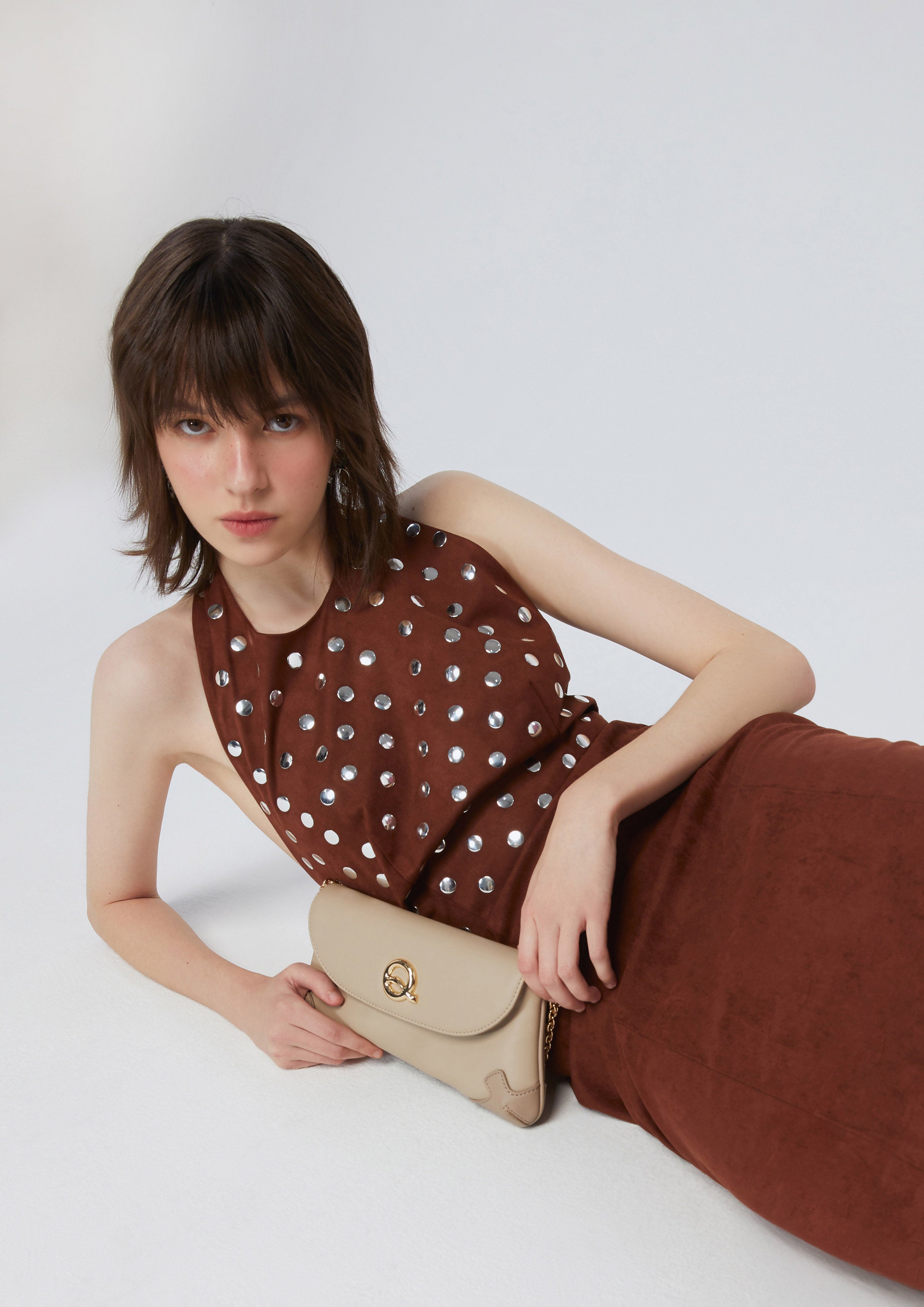 เดรสสั้นหนังกลับแต่งโลหะ