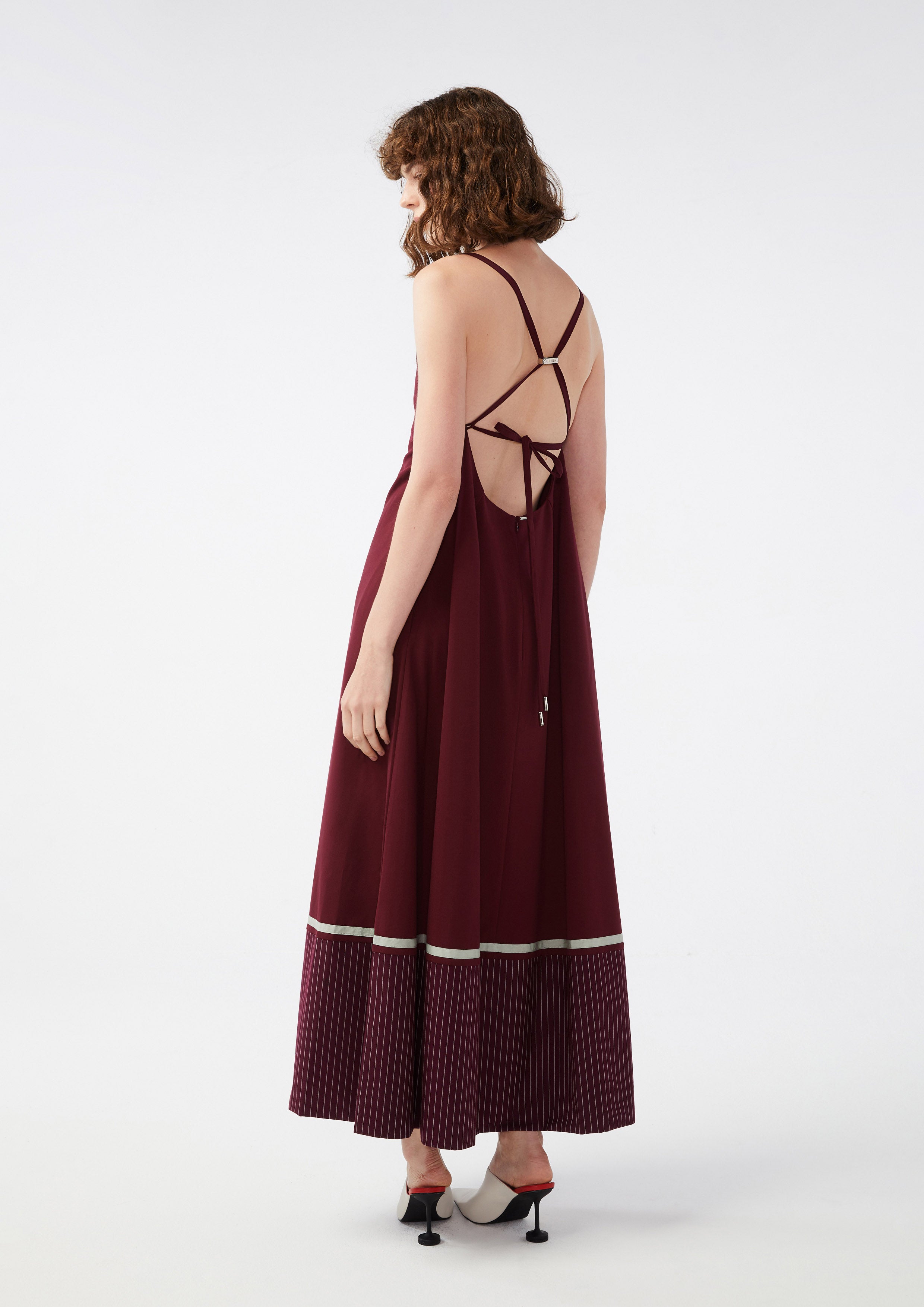 เดรสยาวแม็กซีกระโปรงระบาย