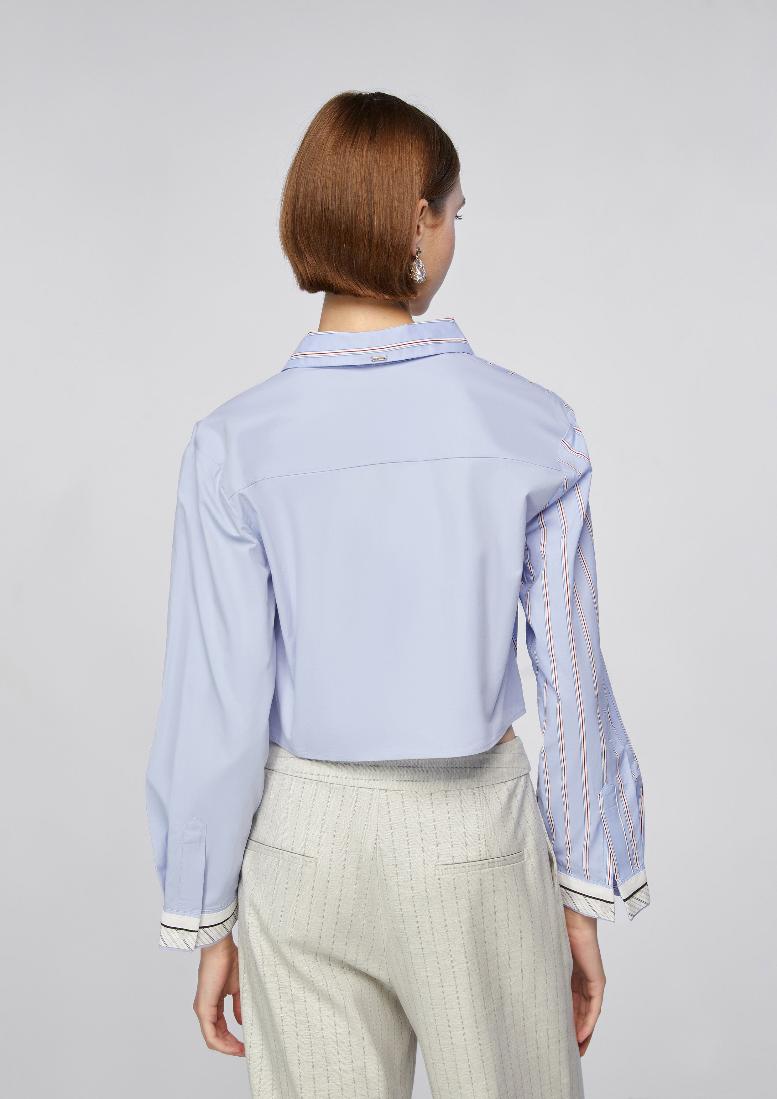 เสื้อเชิ้ตแพทช์แขนยาว