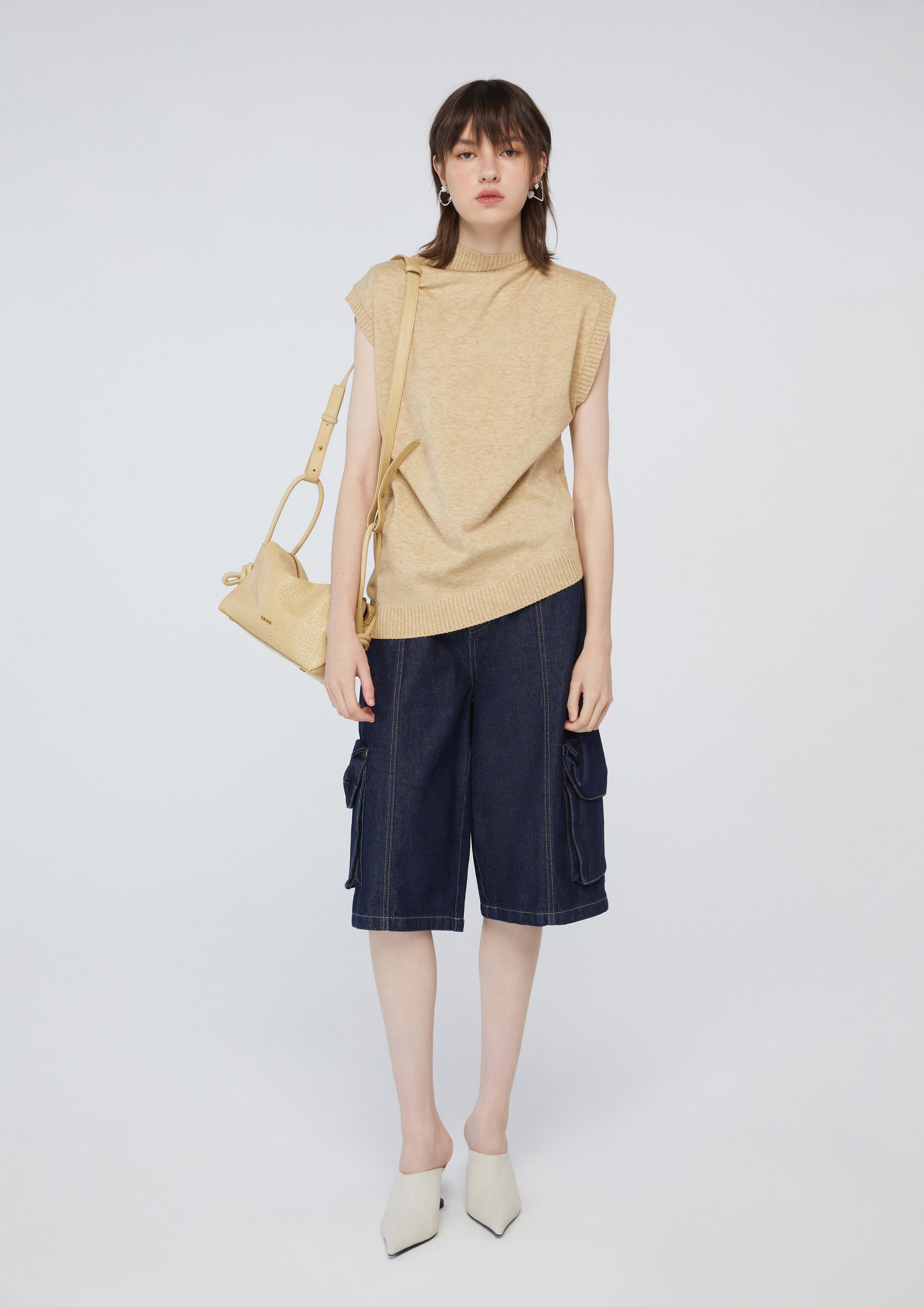 เสื้อนิตแขนกุุด