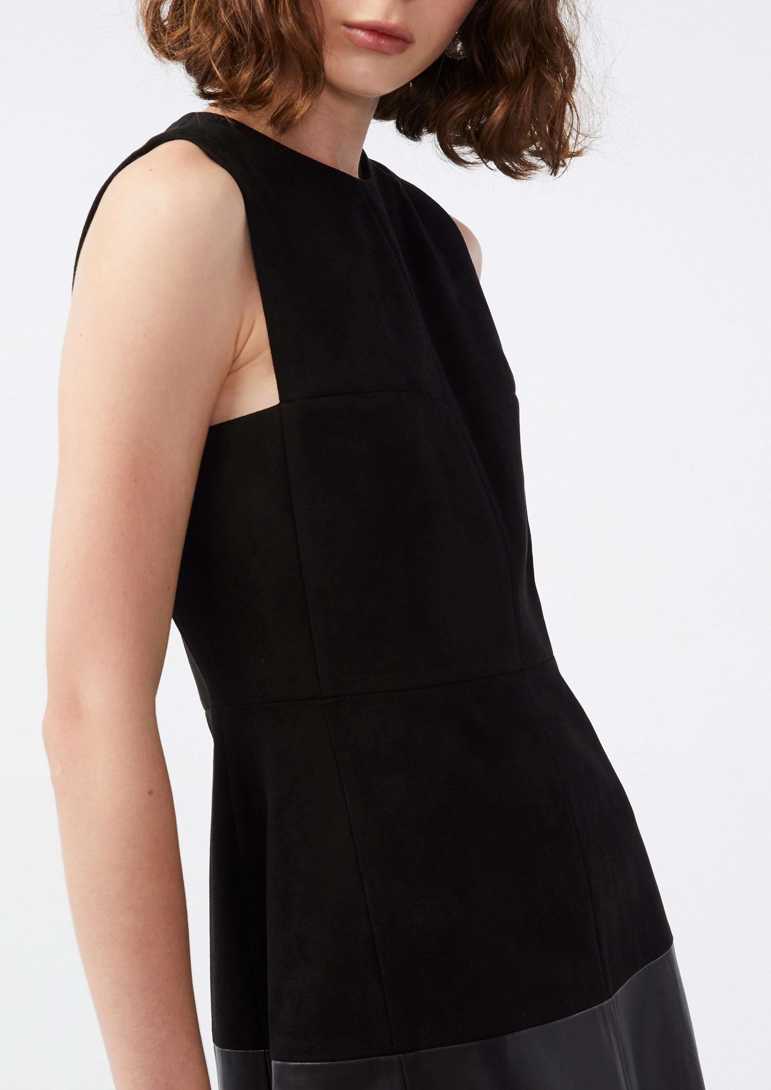 เดรสยาวแต่งพาแนลผ้าหนัง