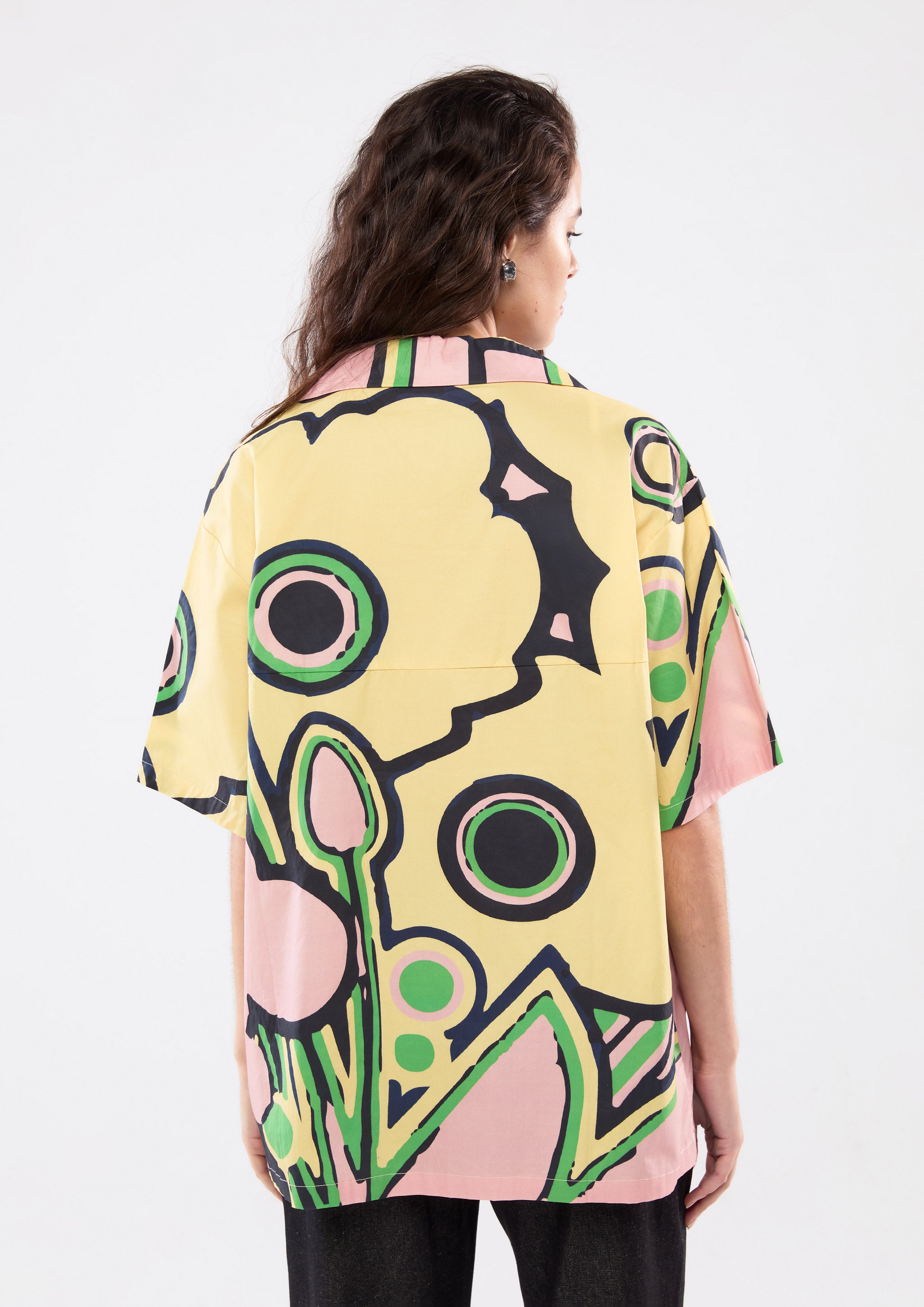 เสื้อเชิ้ตโอเวอร์ไซต์พิมพ์ลาย