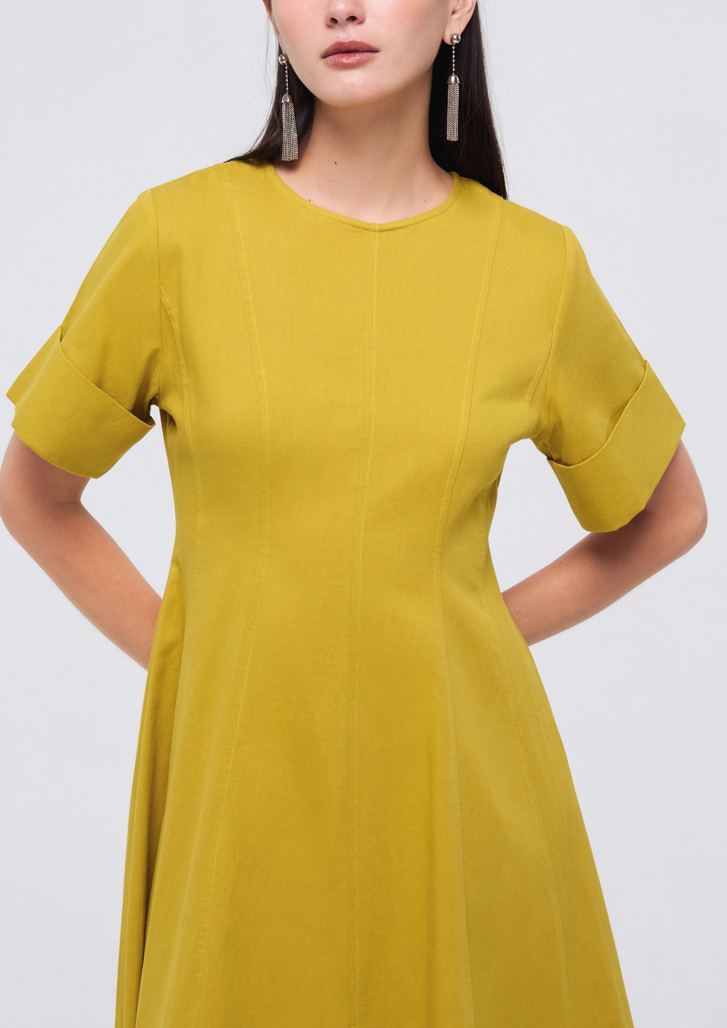 เดรสมิดิกระโปรงระบาย