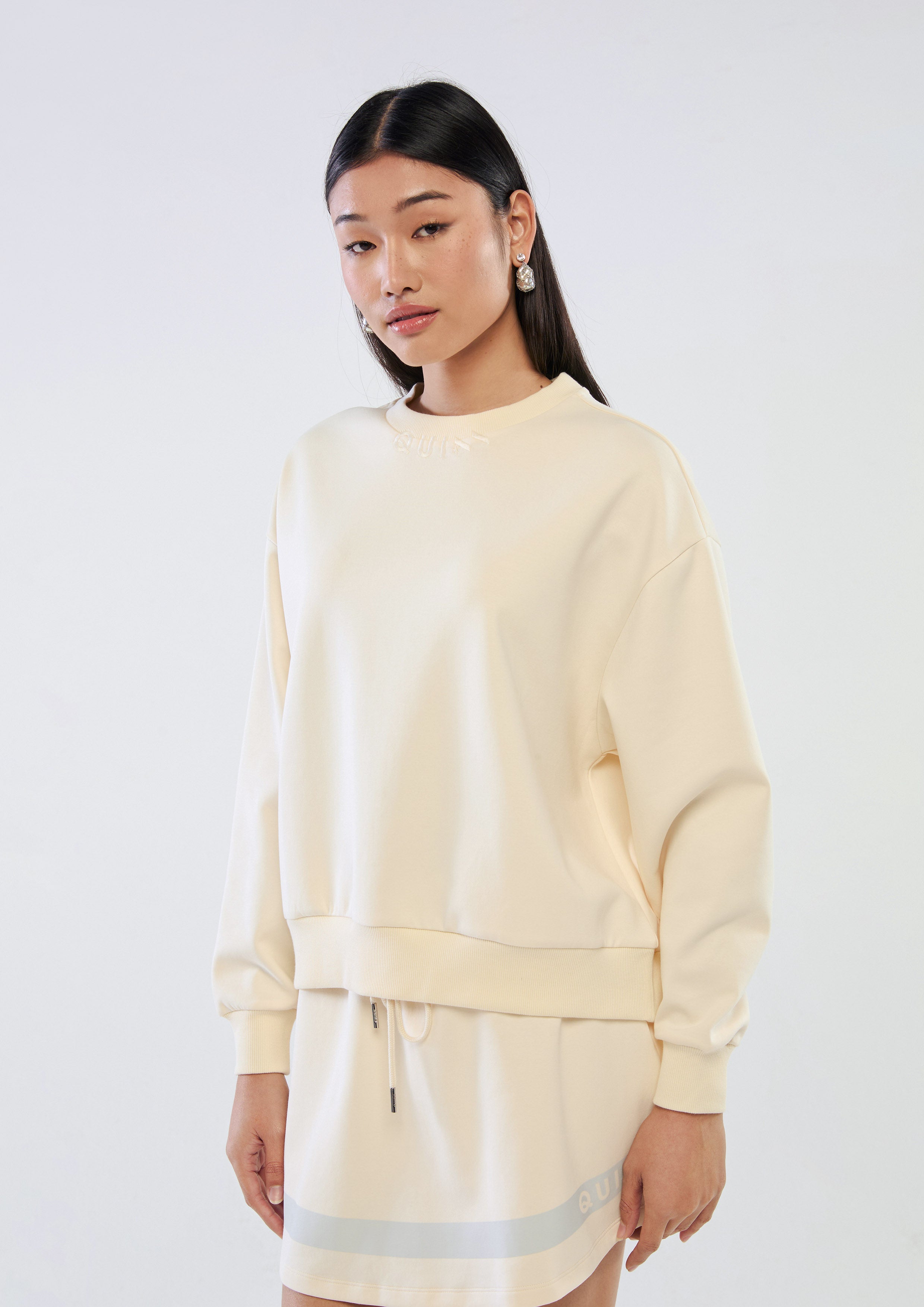 เสื้อพูลโอเวอร์แขนยาวปั๊มโลโก้