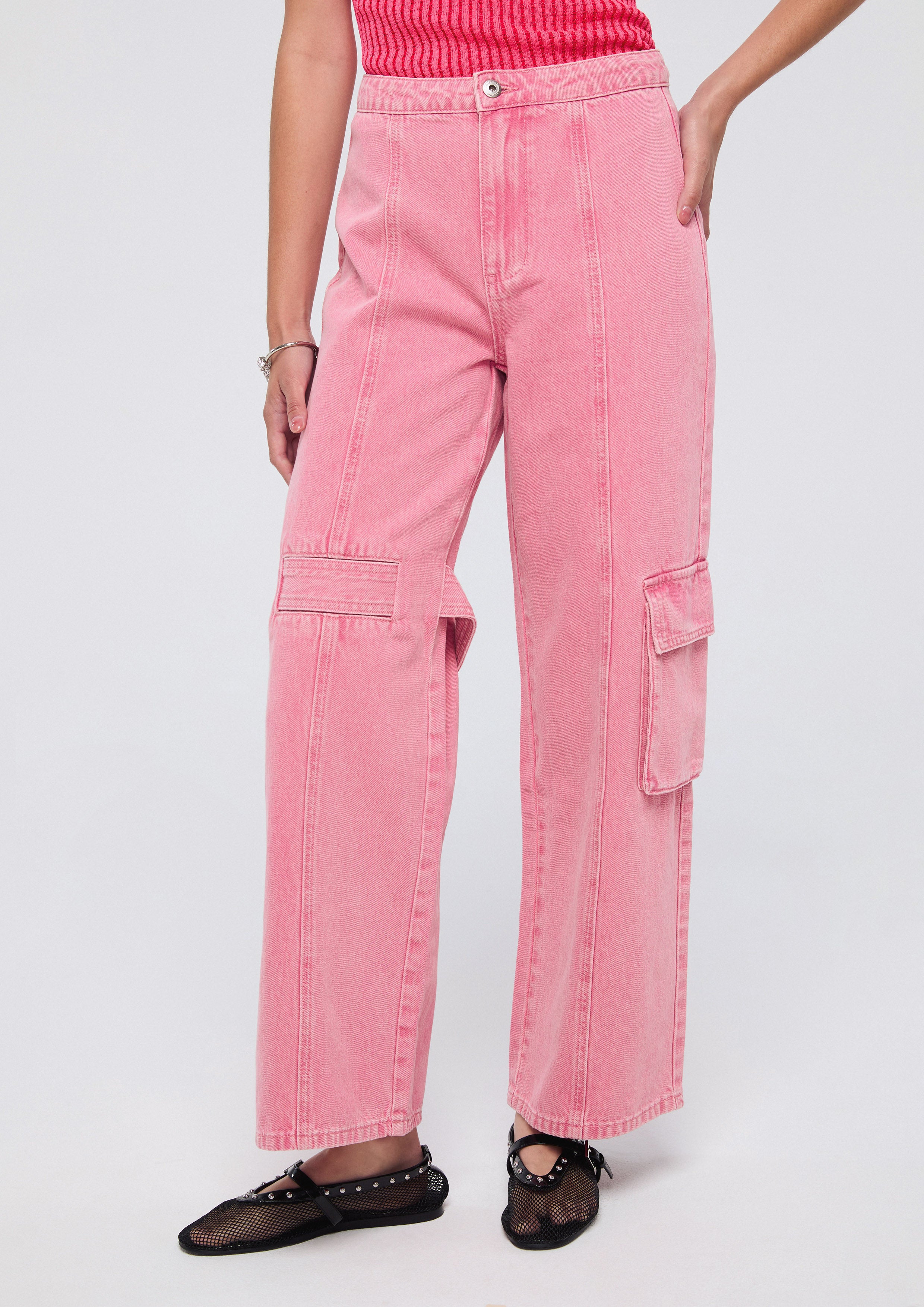 กางเกงเดนิมทรงขากว้าง