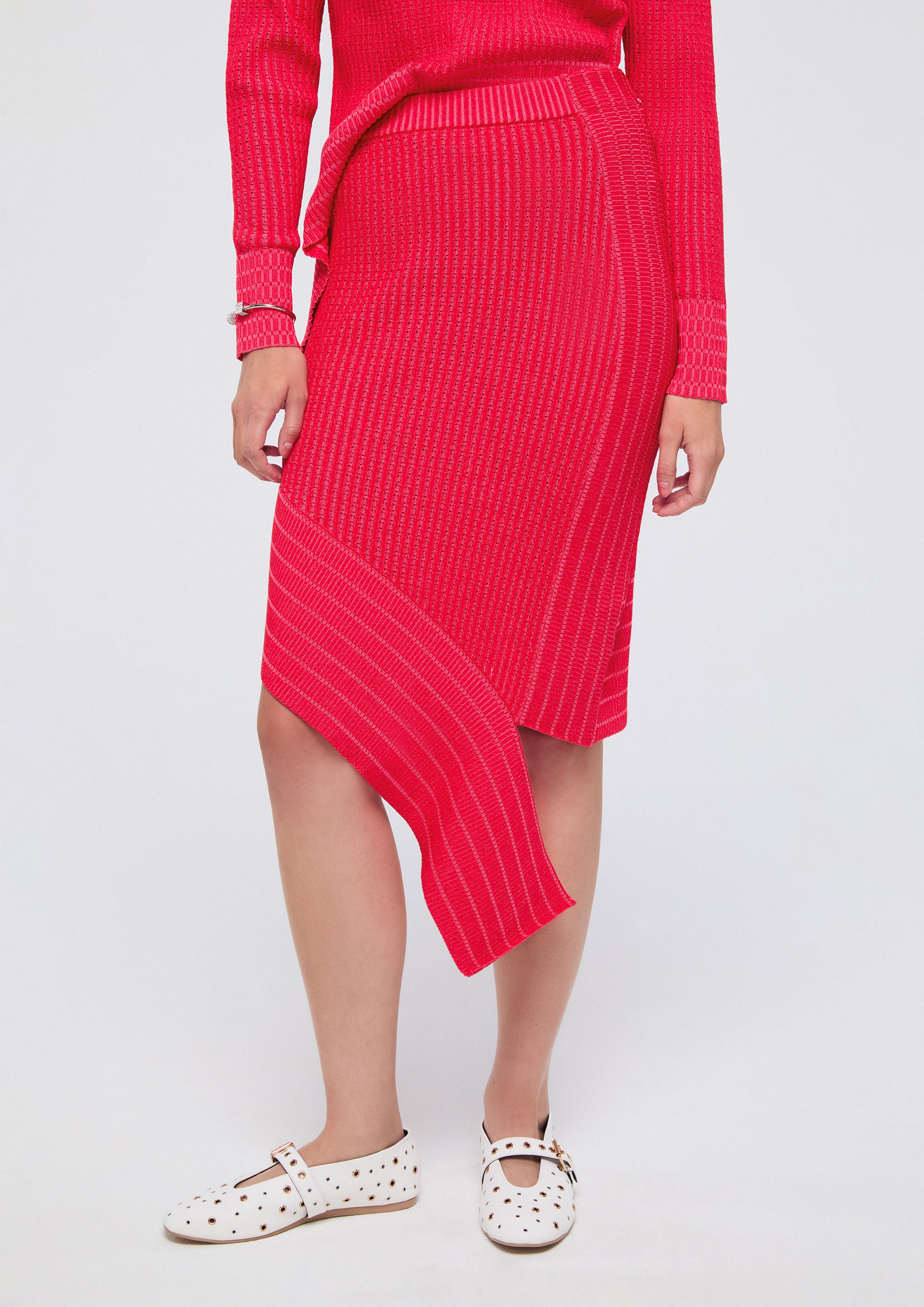 กระโปรงมิดิผ้านิตชายอสมมาตร