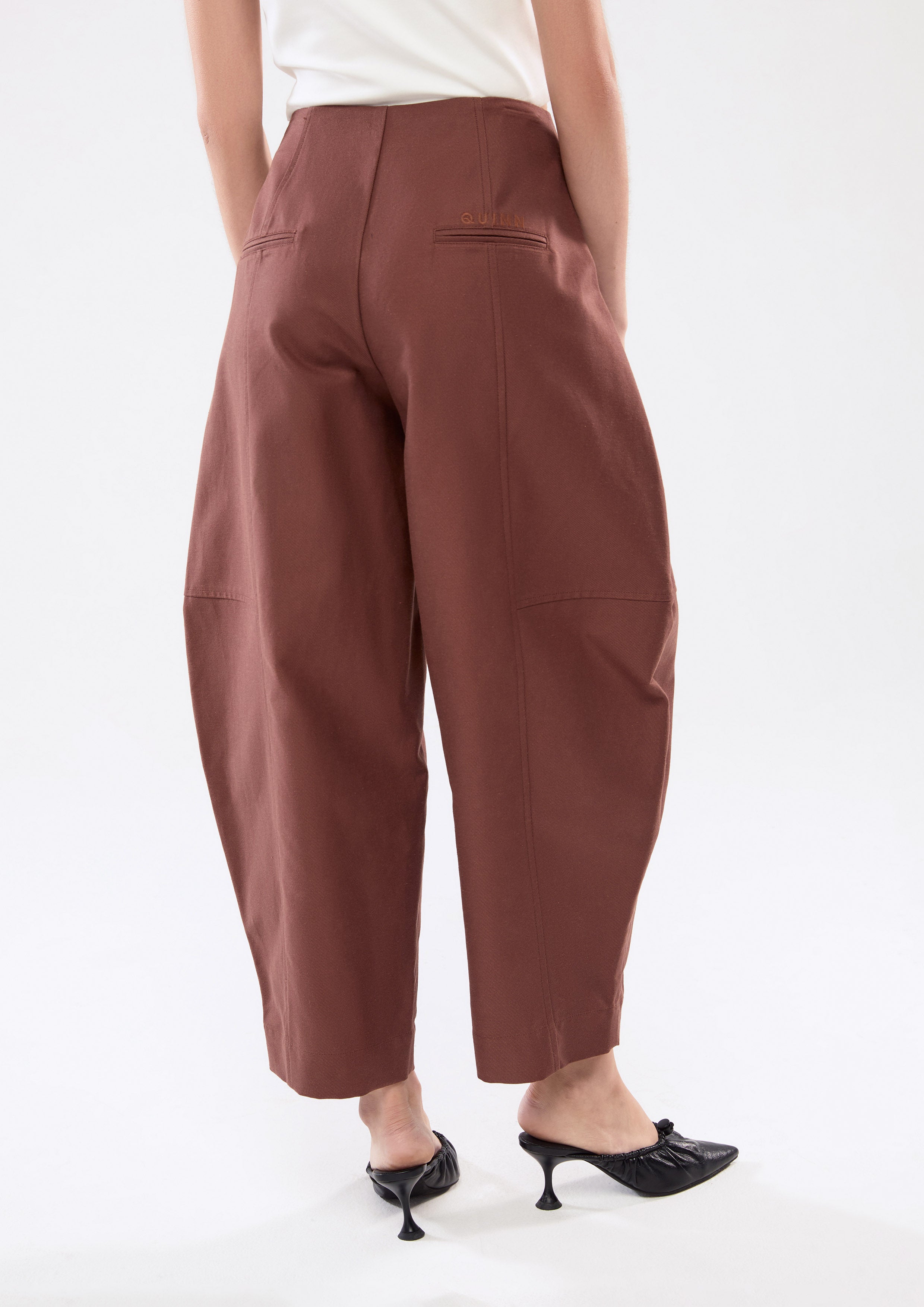 กางเกงขายาวทรงบาเรล