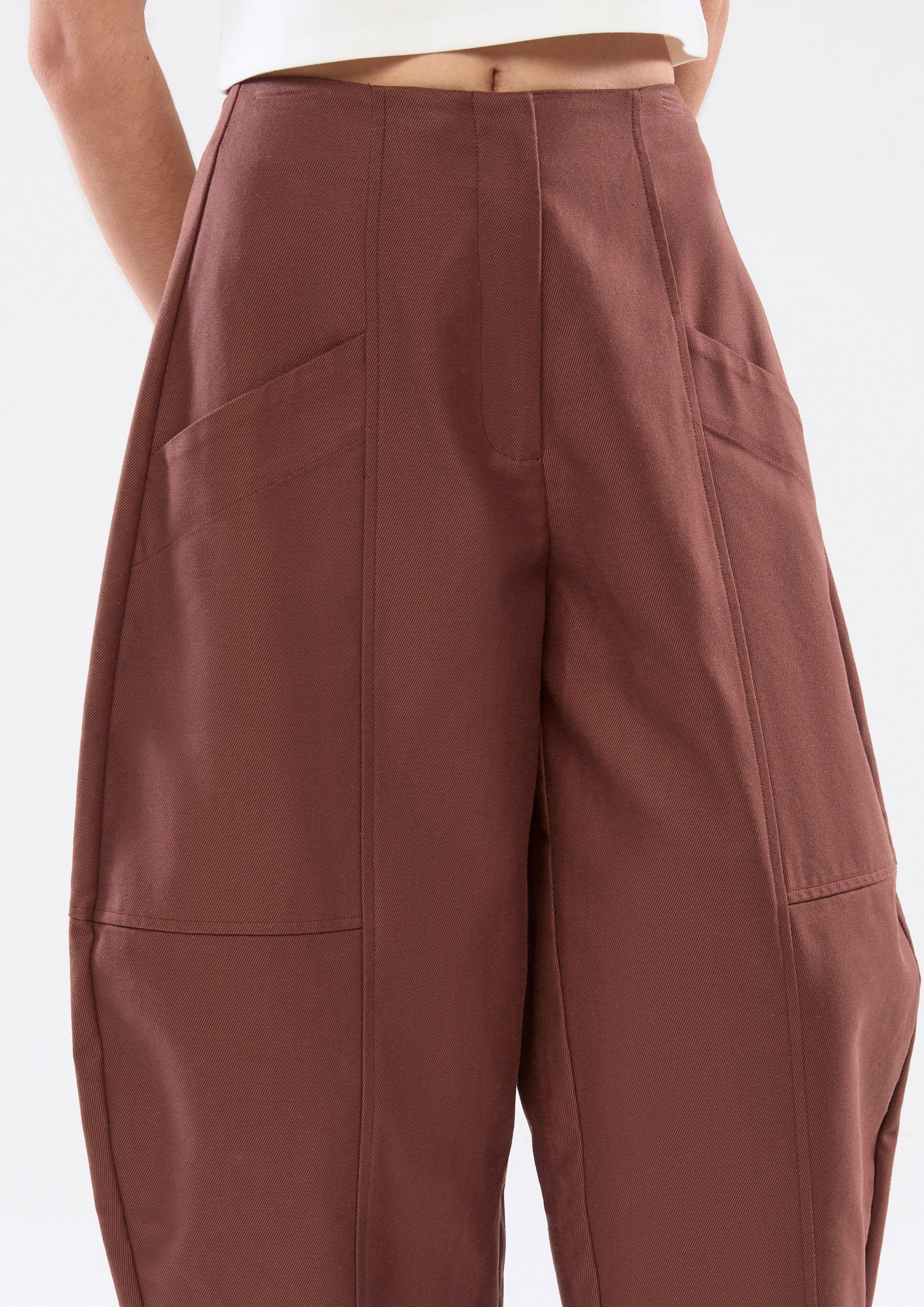 กางเกงขายาวทรงบาเรล