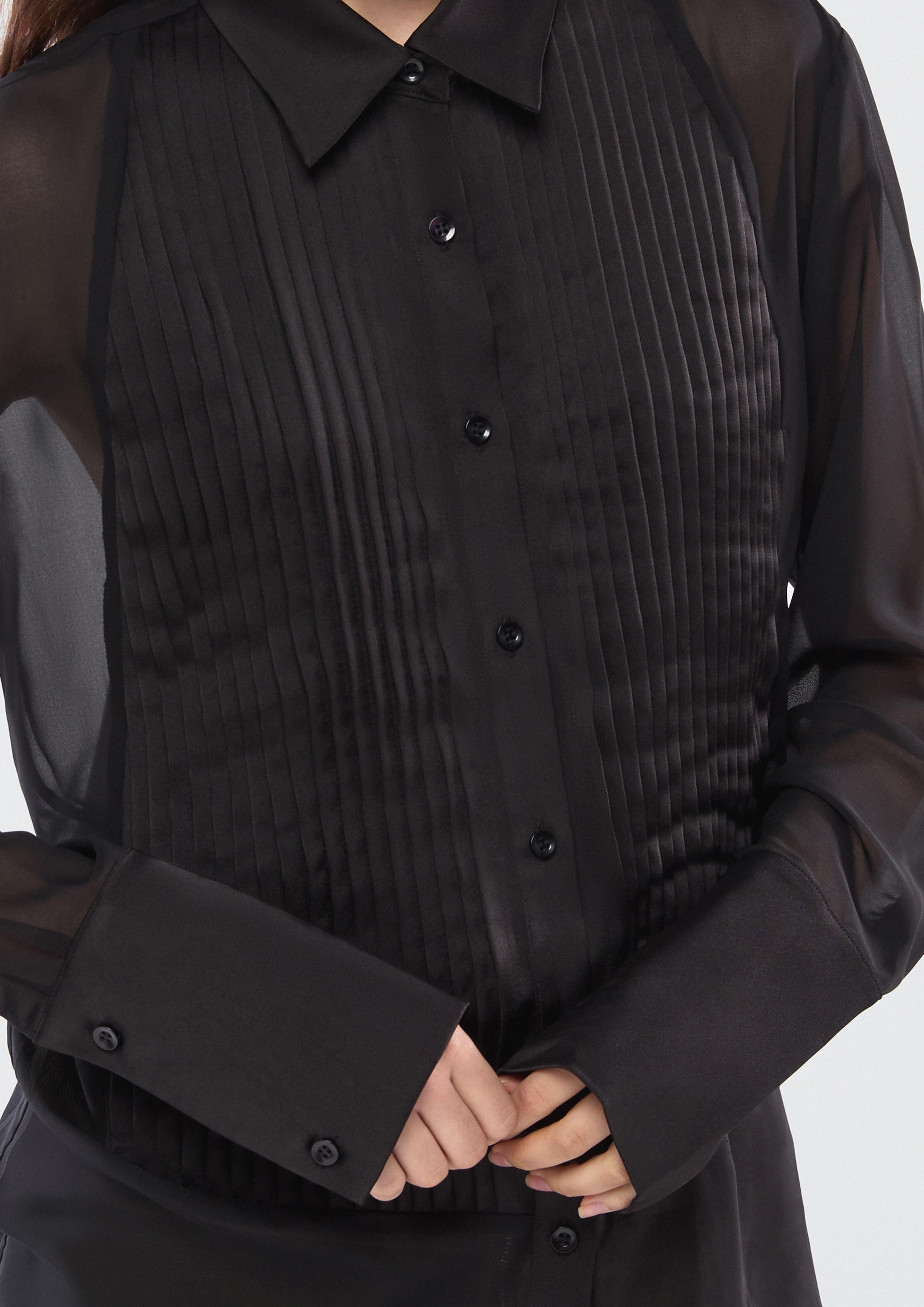 เสื้อเชิ้ตผ้าซีทรูแต่งผ้าพลีท